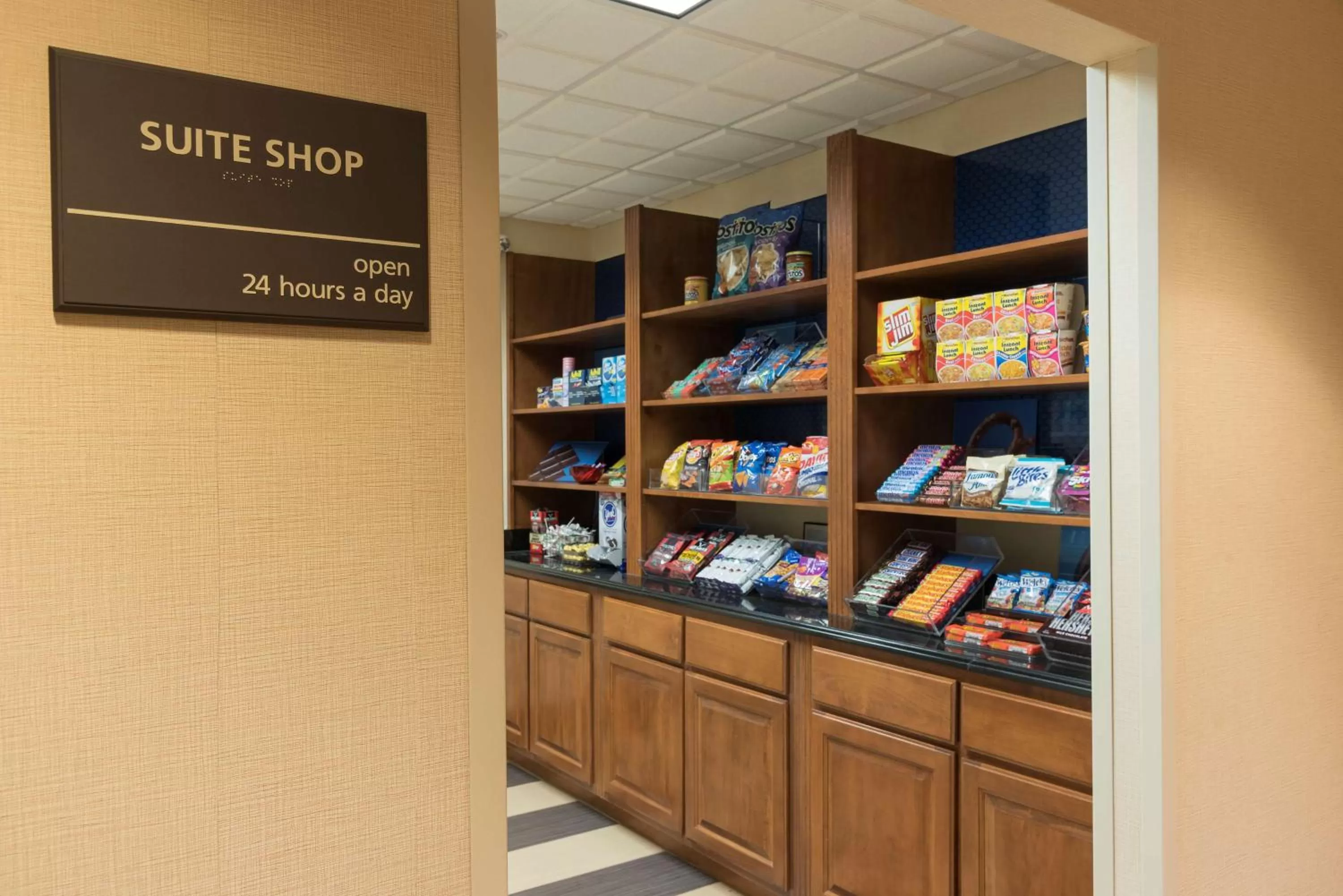 Restaurant/places to eat in Hampton Inn & Suites Mansfield South @ I 71