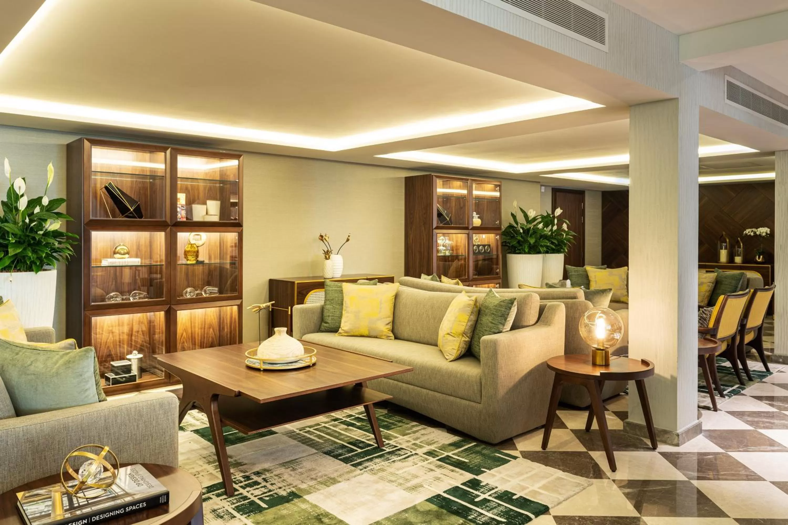 Lounge or bar in Le Méridien Dubai Hotel & Conference Centre