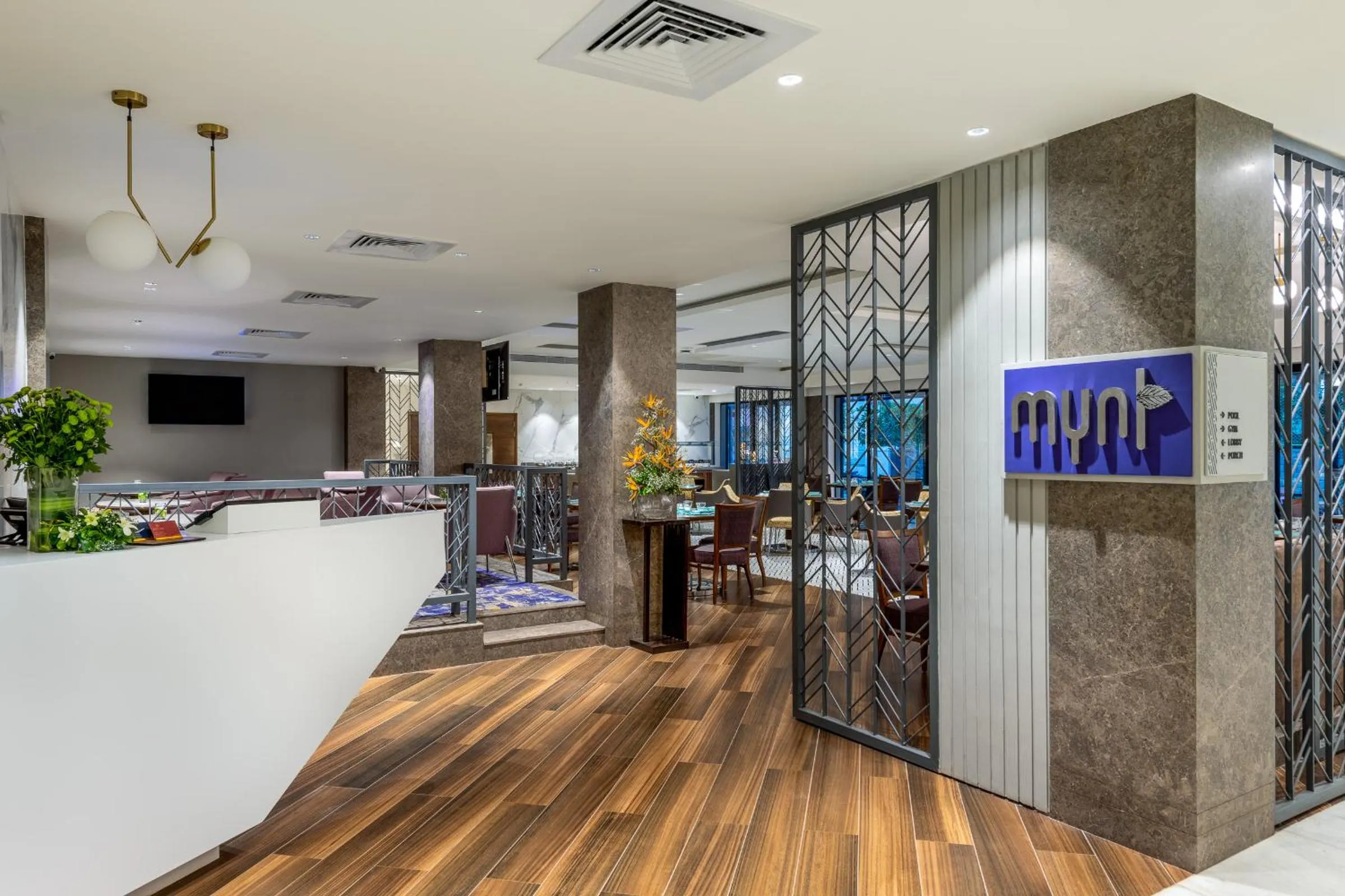 Restaurant/places to eat in Vivanta Mangalore Oldport Road - Formerly Known as Taj Manjarun