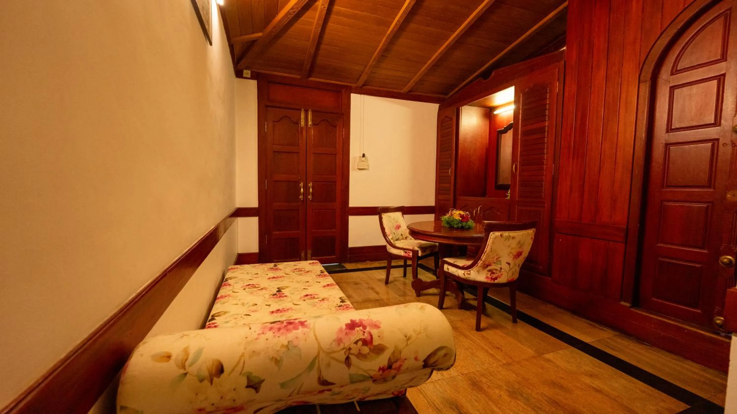 Seating area, Bed in Westwood Riverside