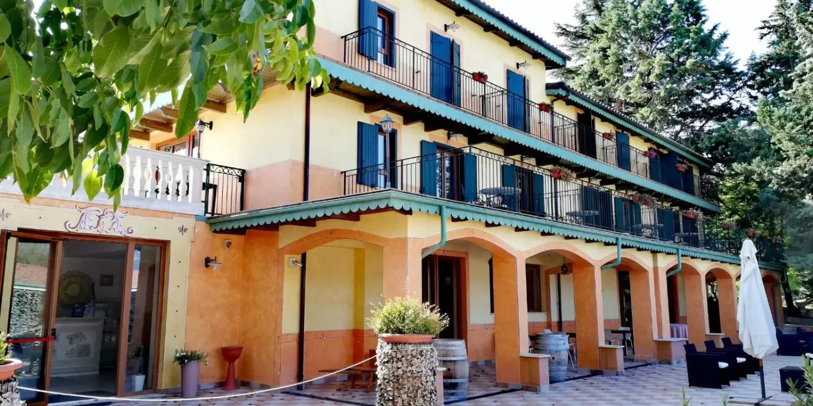 Property Building in Hotel La Valle dell'Aquila Property Building in Hotel La Valle dell'Aquila