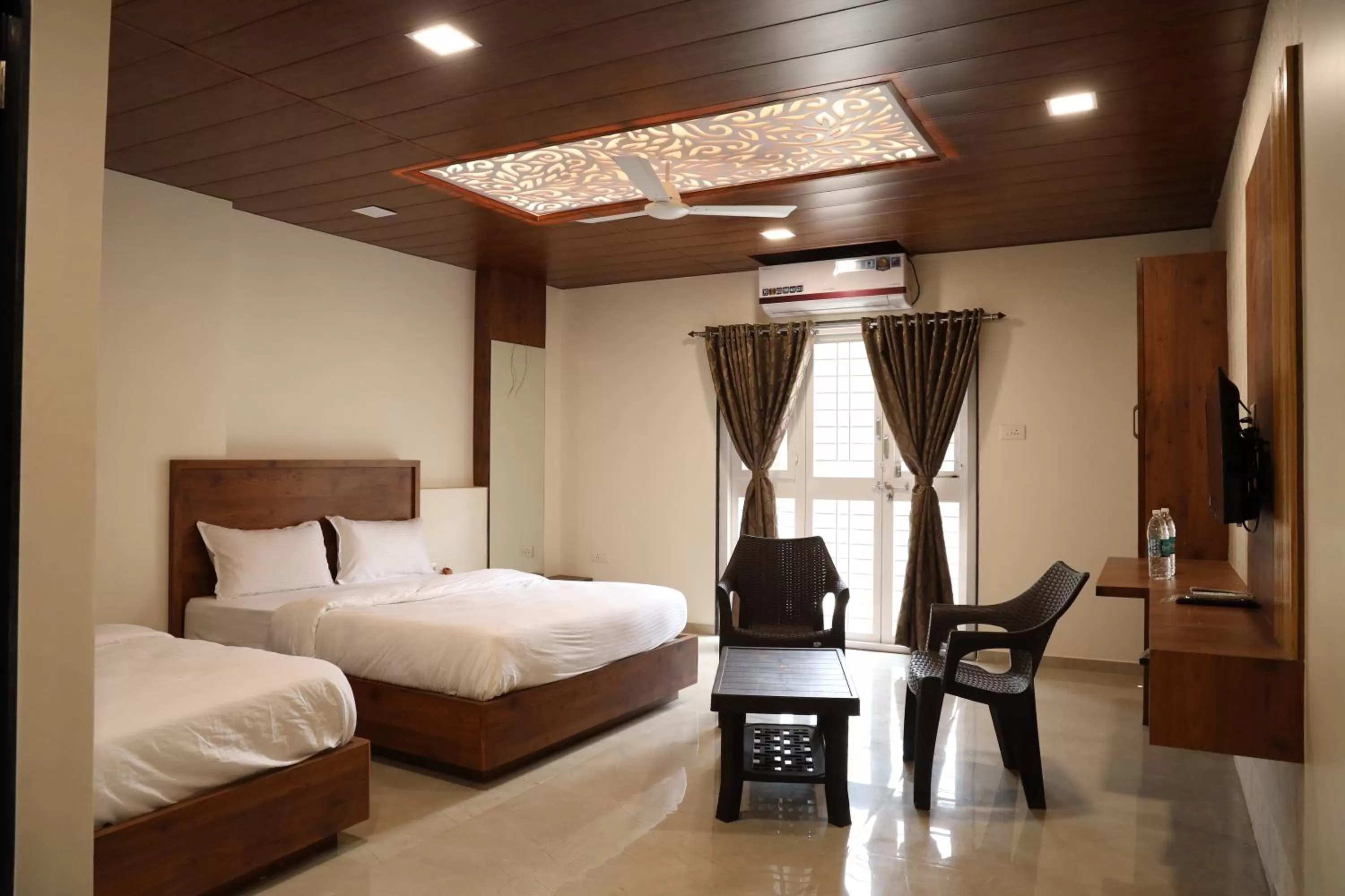 Family Non AC Room in Mahalaxmi Executive