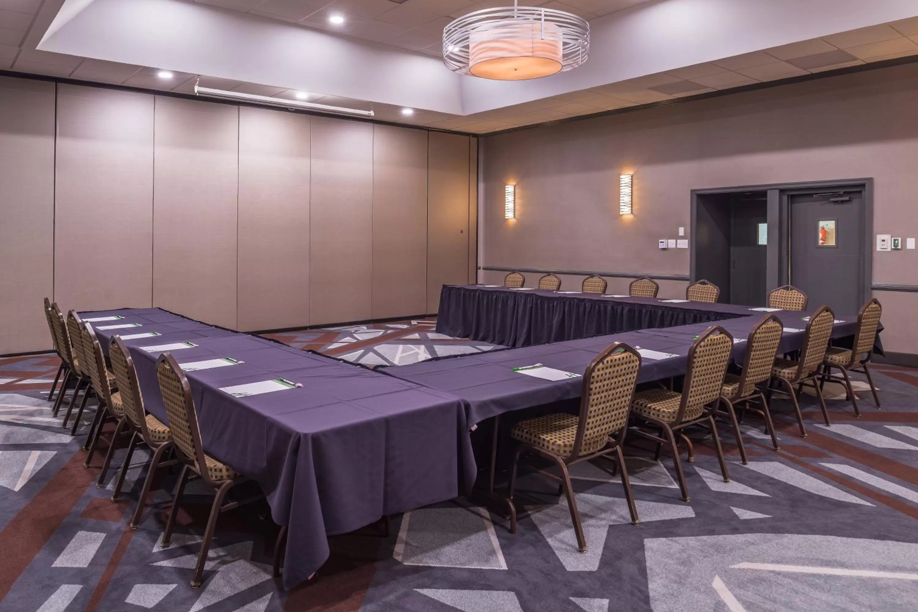 Meeting/conference room in Holiday Inn Auburn-Finger Lakes Region by IHG