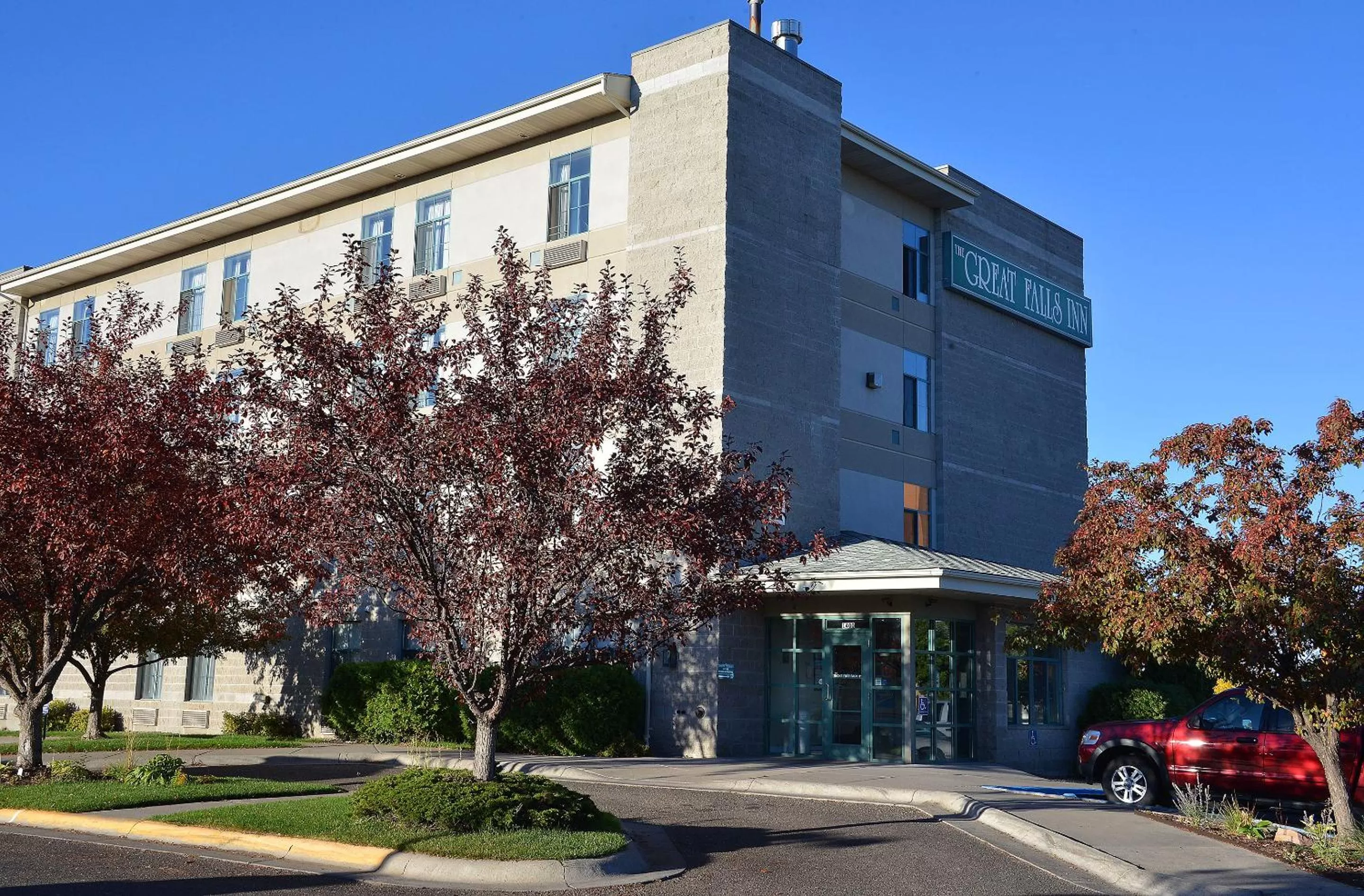 Property building in The Great Falls Inn By Riversage