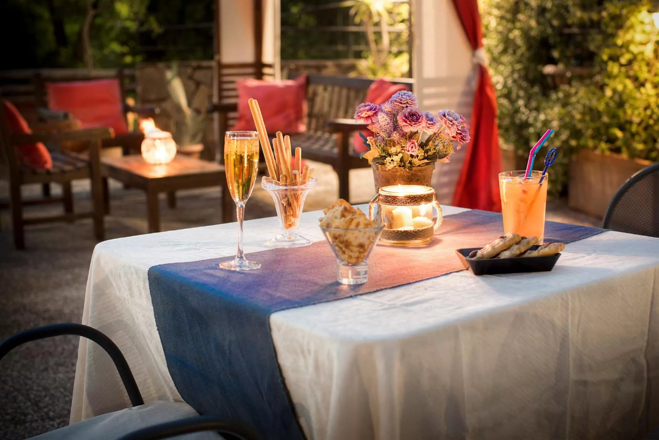 Restaurant/places to eat in Grand Hotel Colony