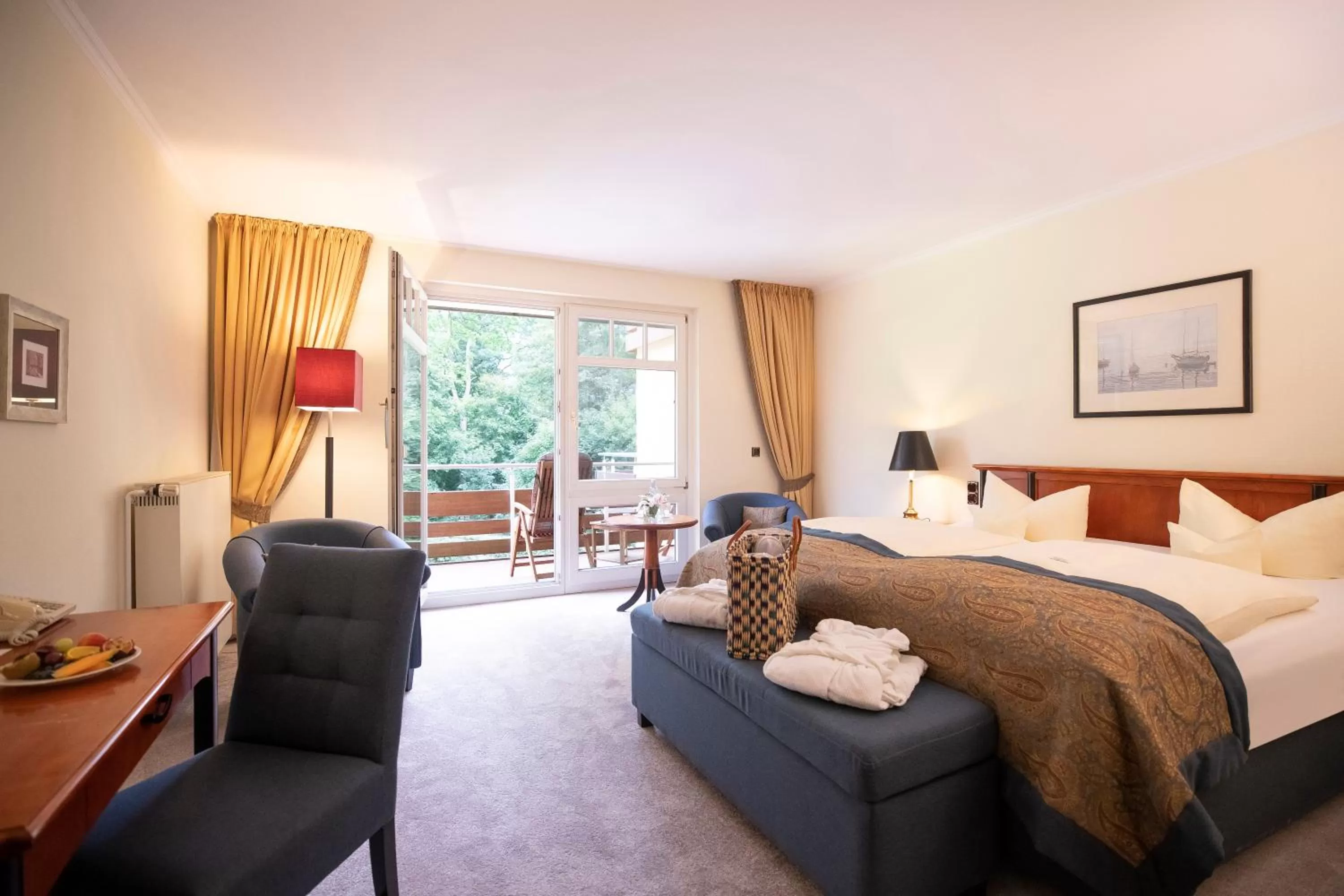 Photo of the whole room, Bed in Kurhaus am Inselsee