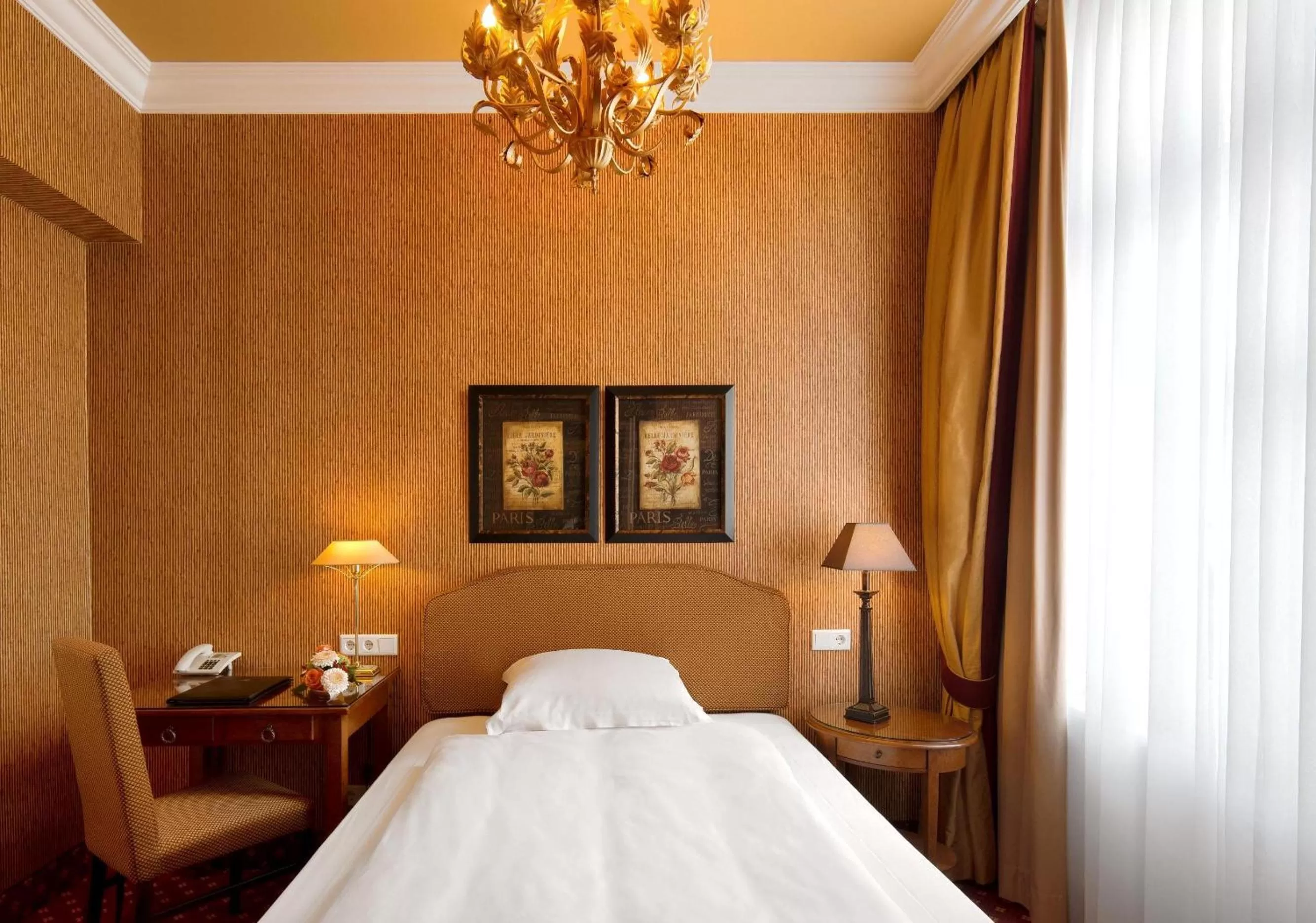 Photo of the whole room, Bed in Hotel City House