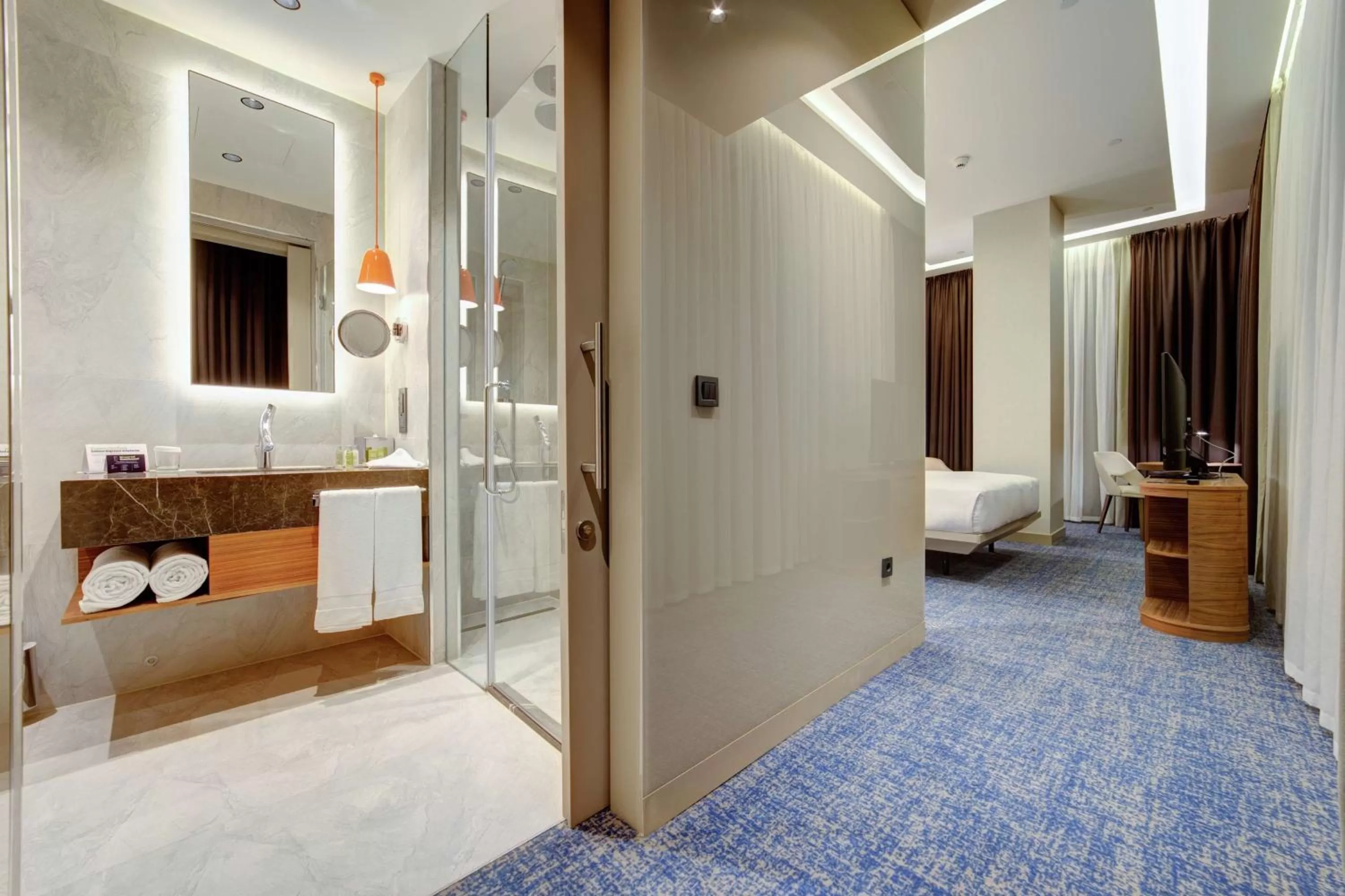Bathroom, Bed in DoubleTree by Hilton Adana