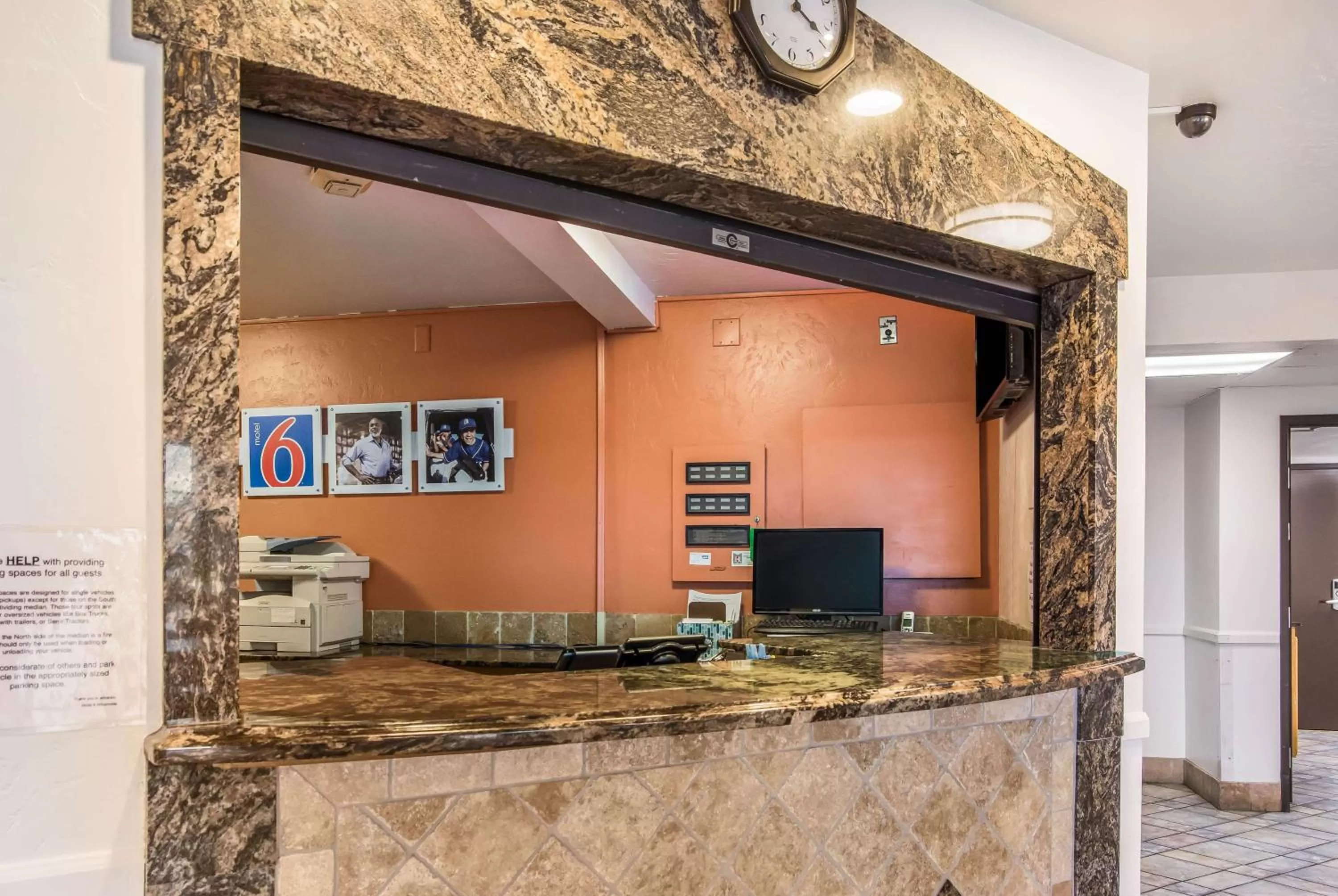 Communal lounge/ TV room in Motel 6-Wilsonville, OR - Portland