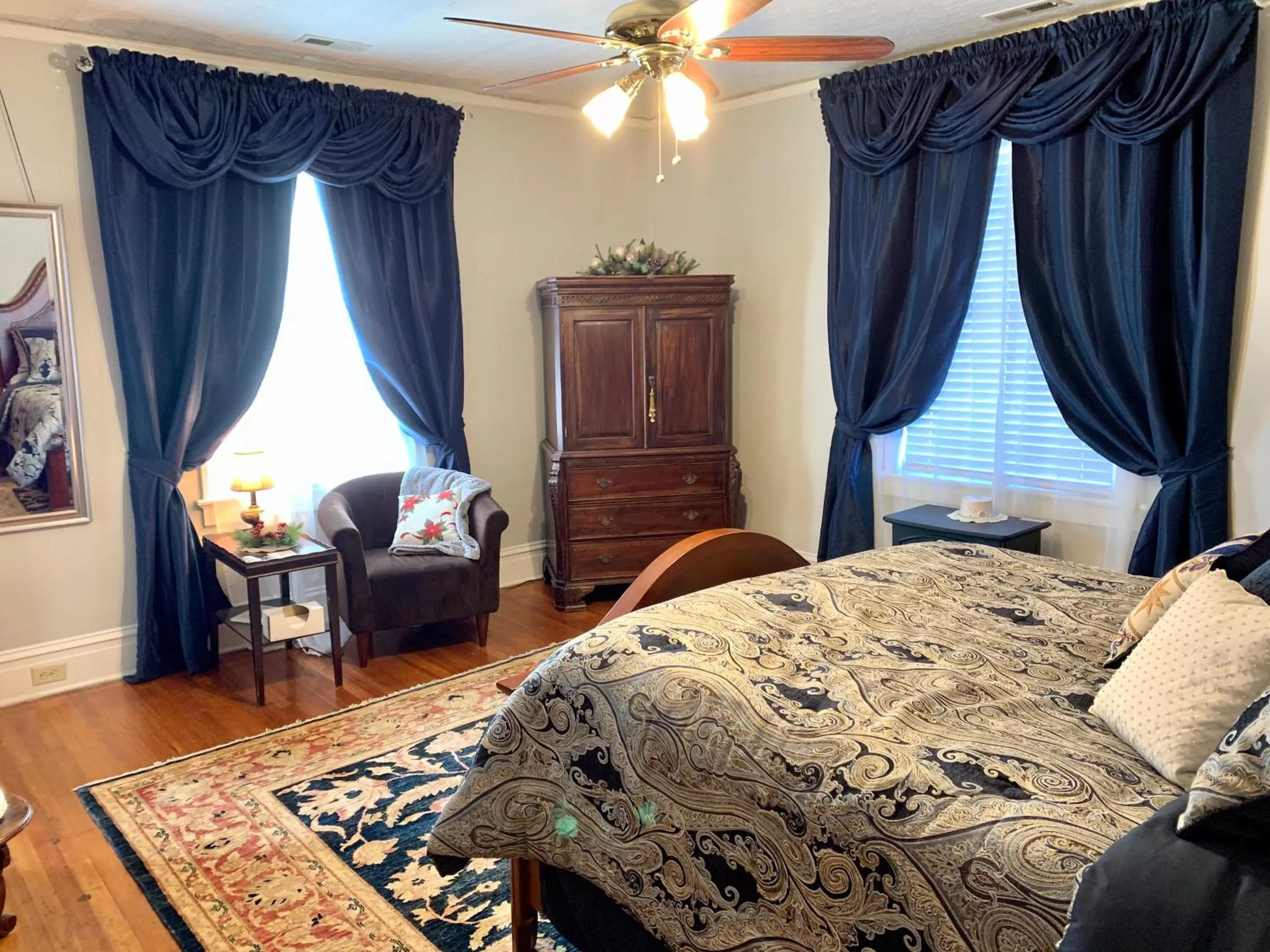 Bedroom, Bed in The Inn on Front Street