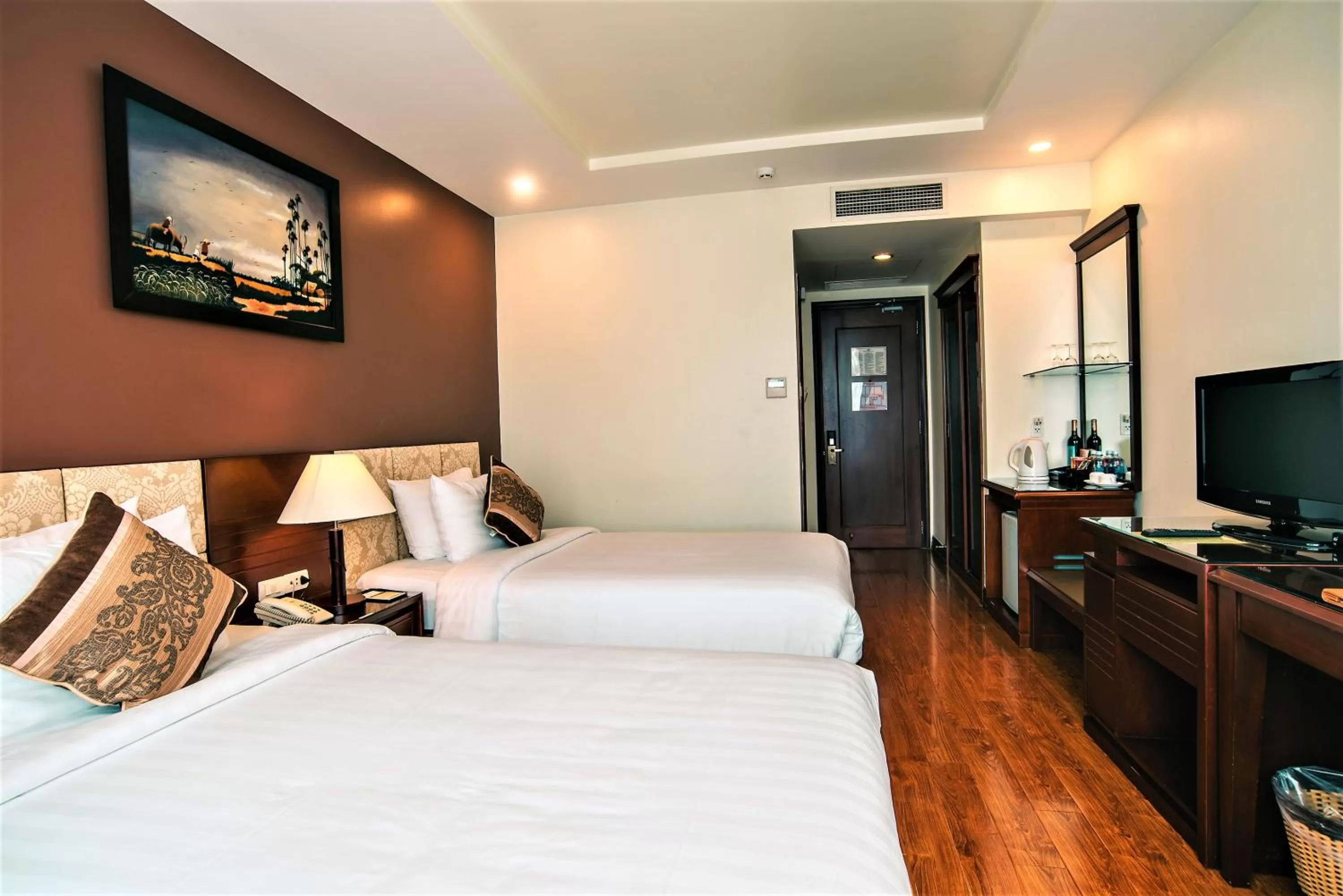 TV and multimedia in Northern Saigon Hotel