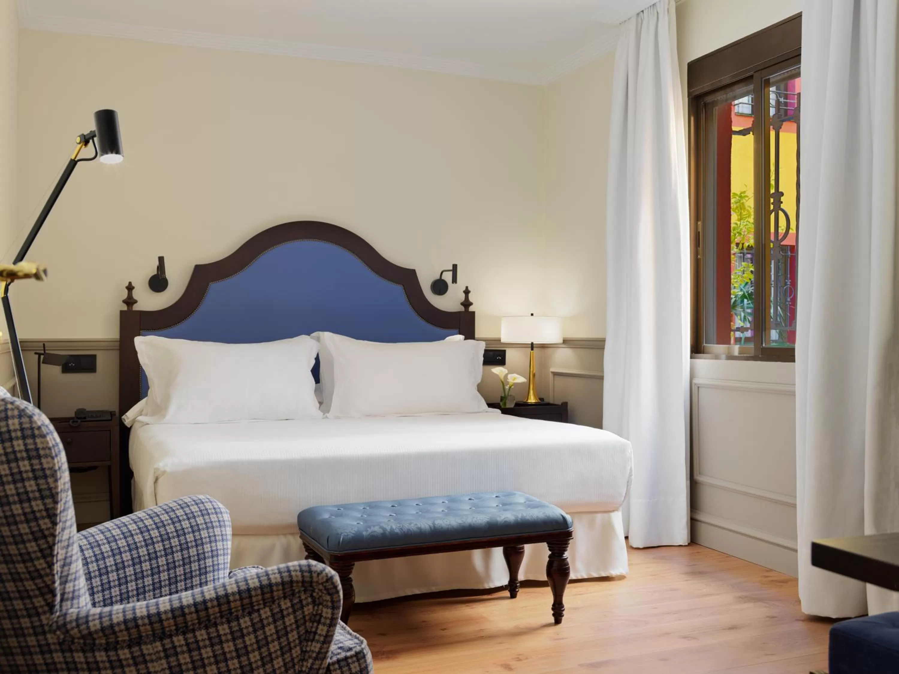 Decorative detail, Bed in H10 Corregidor Boutique Hotel