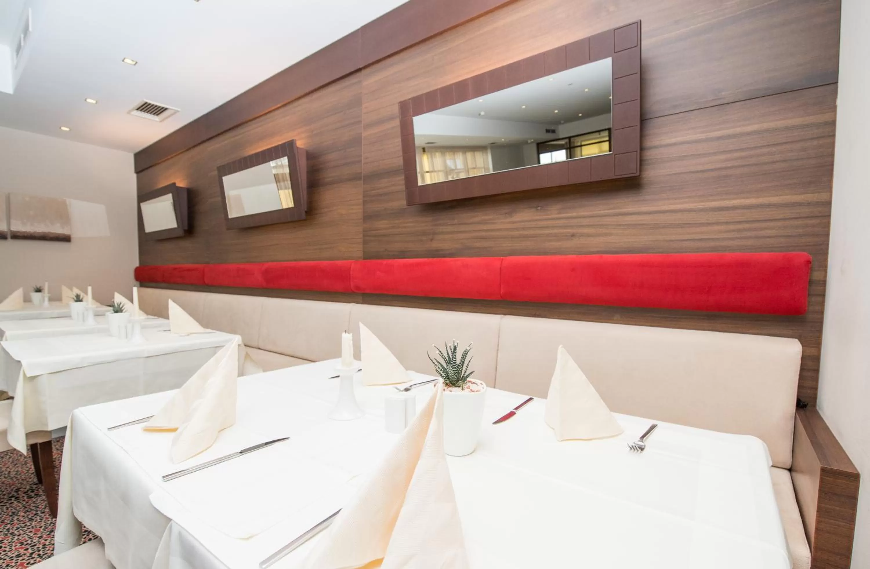 Restaurant/places to eat in Hotel Liebmann