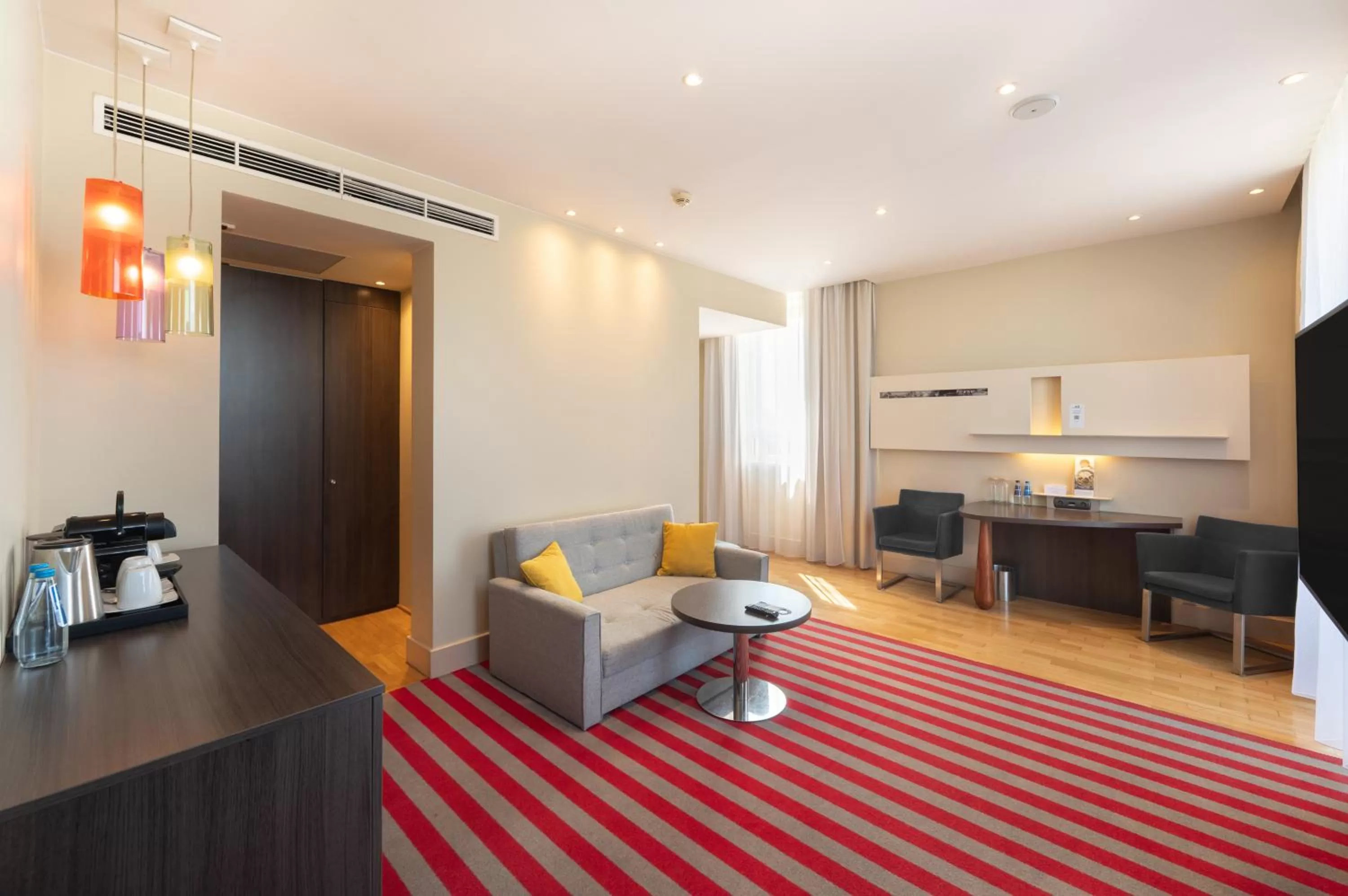 TV and multimedia in Mercure Warszawa Grand