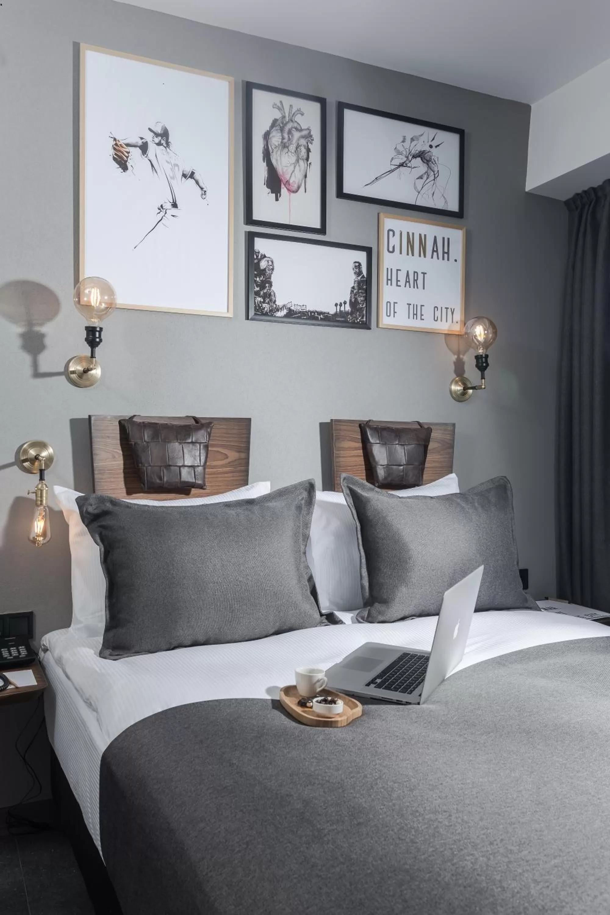 Decorative detail, Bed in Hotel Cinnah