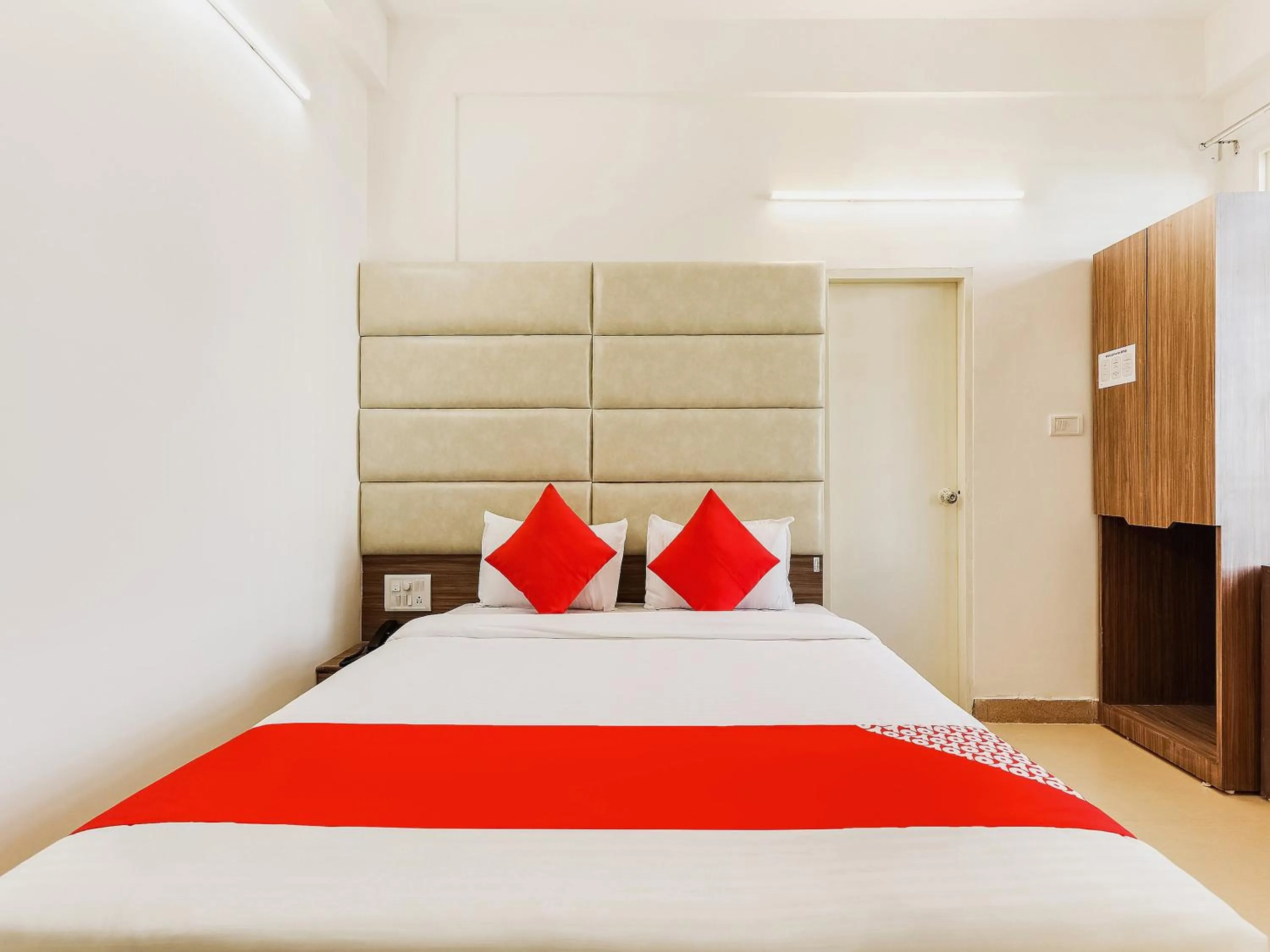 Bedroom, Bed in Tunez