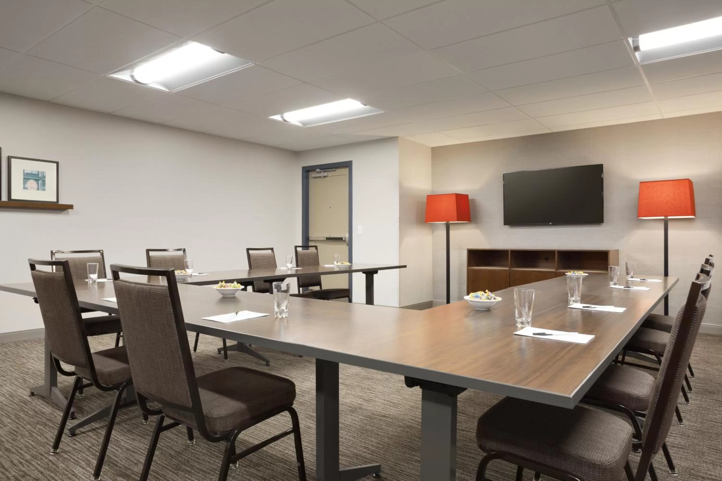 Meeting/conference room in Country Inn & Suites by Radisson Asheville River Arts District