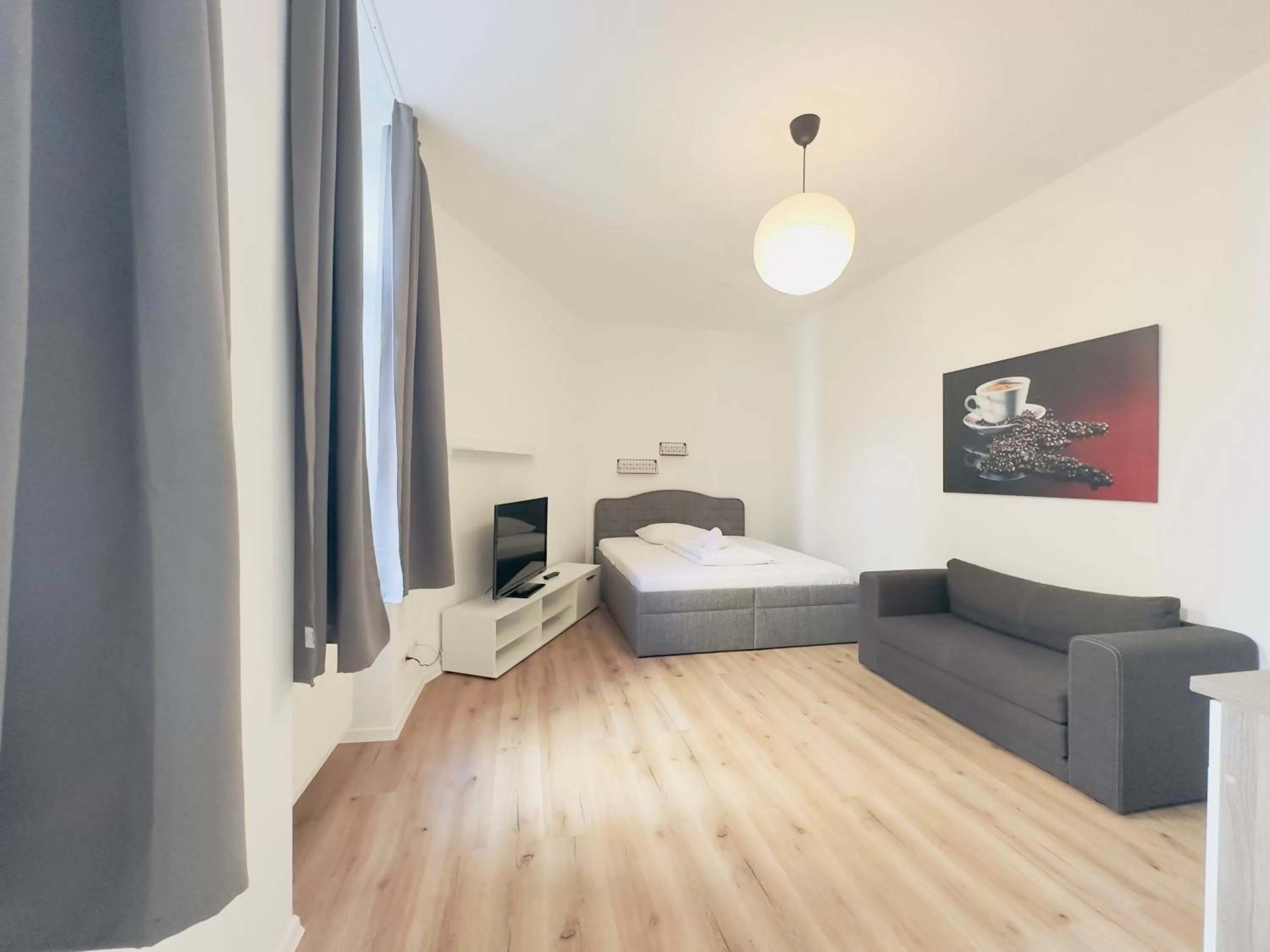 Bed in Saale, Marktplatz Zentrum, Apartmenthaus am Dom von Plant Room