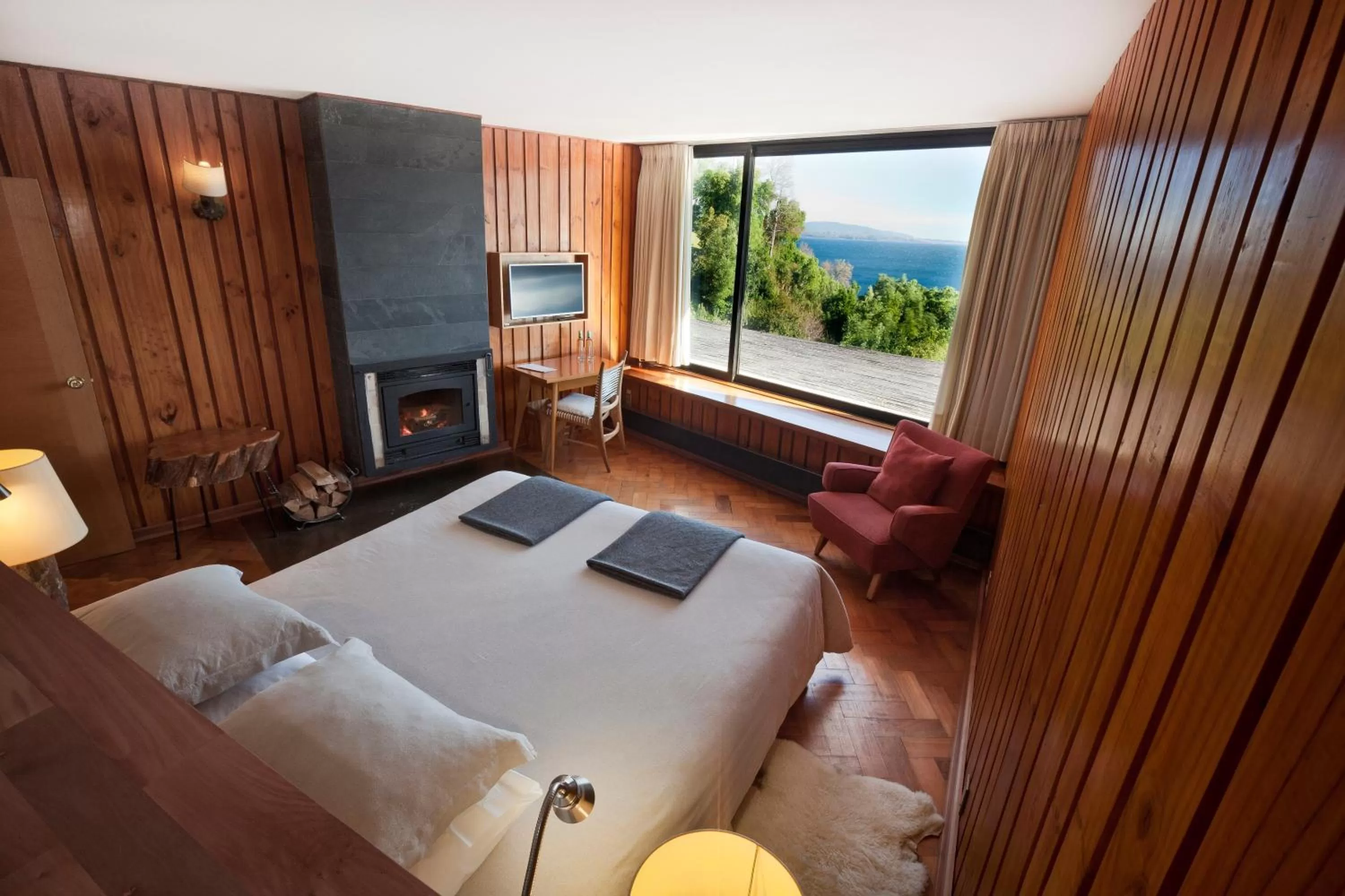 Photo of the whole room, Bed in Hotel Antumalal