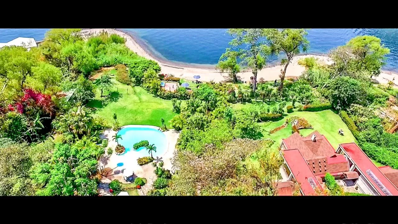 Property building in Hotel San Buenaventura de Atitlán