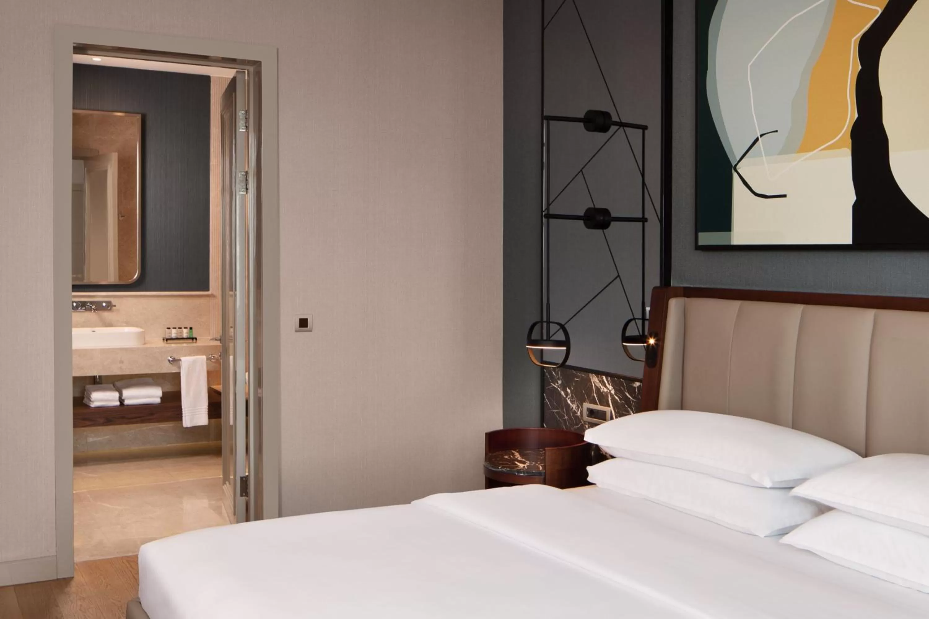 Bedroom, Bed in Sheraton Istanbul Levent