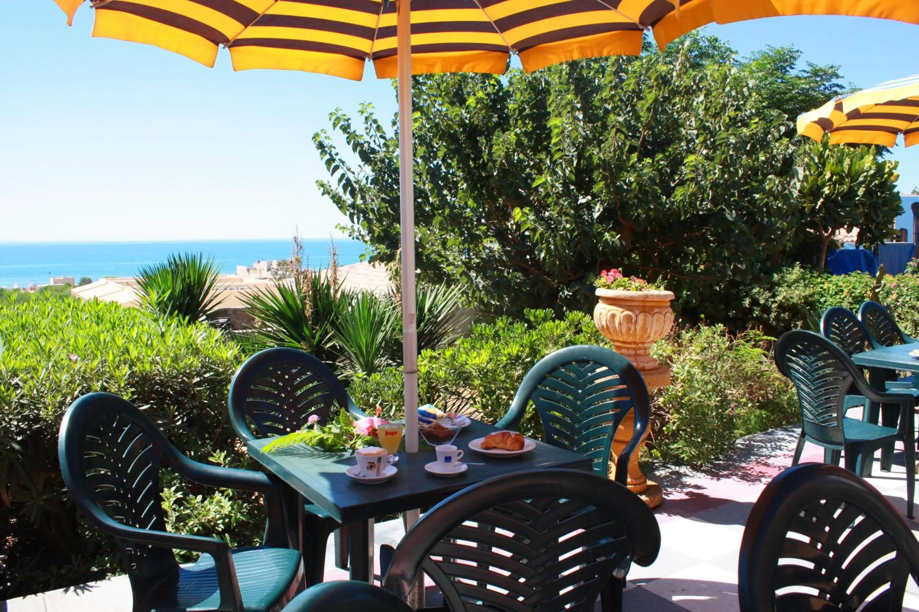 Garden in Triscinamare Hotel Residence