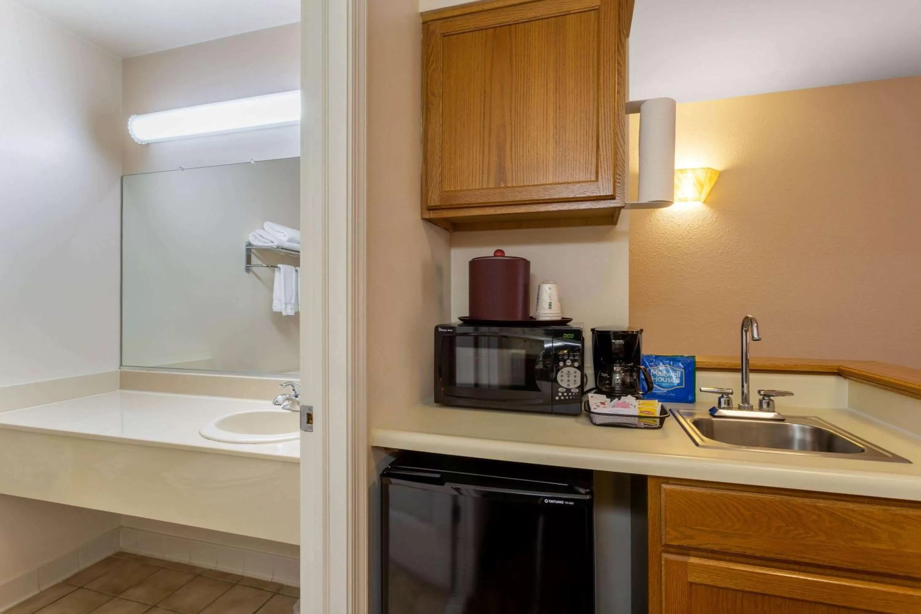 Photo of the whole room in Hawthorn Suites by Wyndham Allentown-Fogelsville