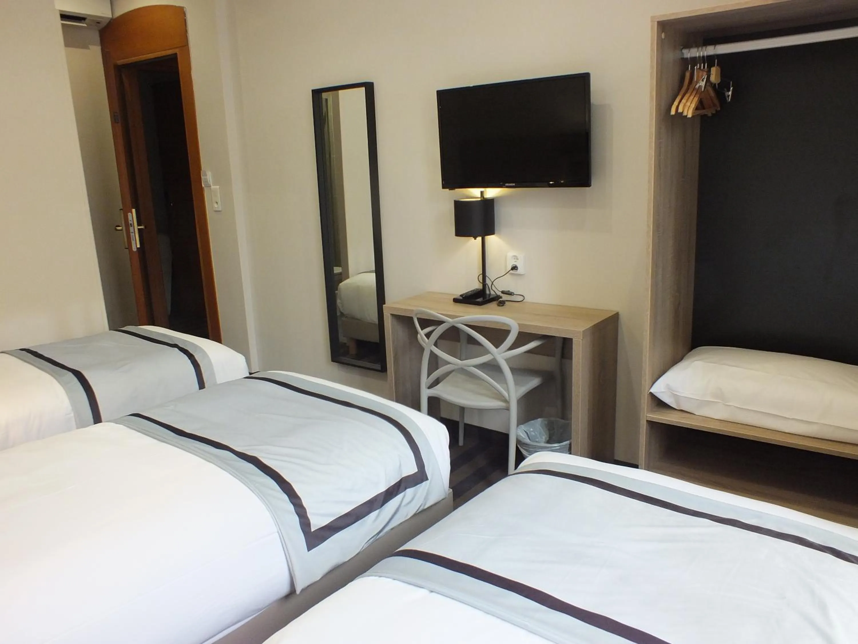 TV and multimedia, Bed in Hotel Paganini