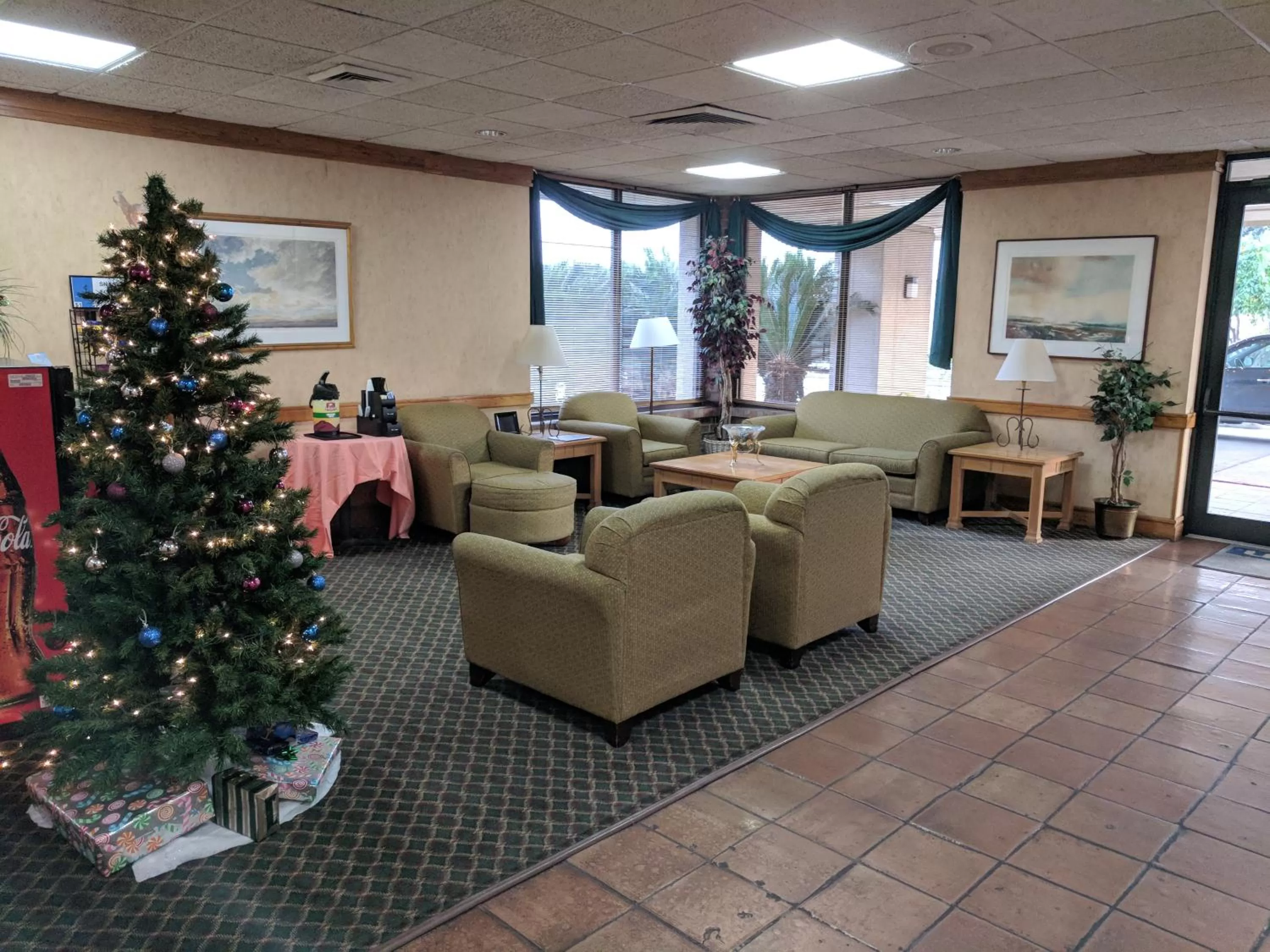 Seating area in Days Inn by Wyndham Seguin TX