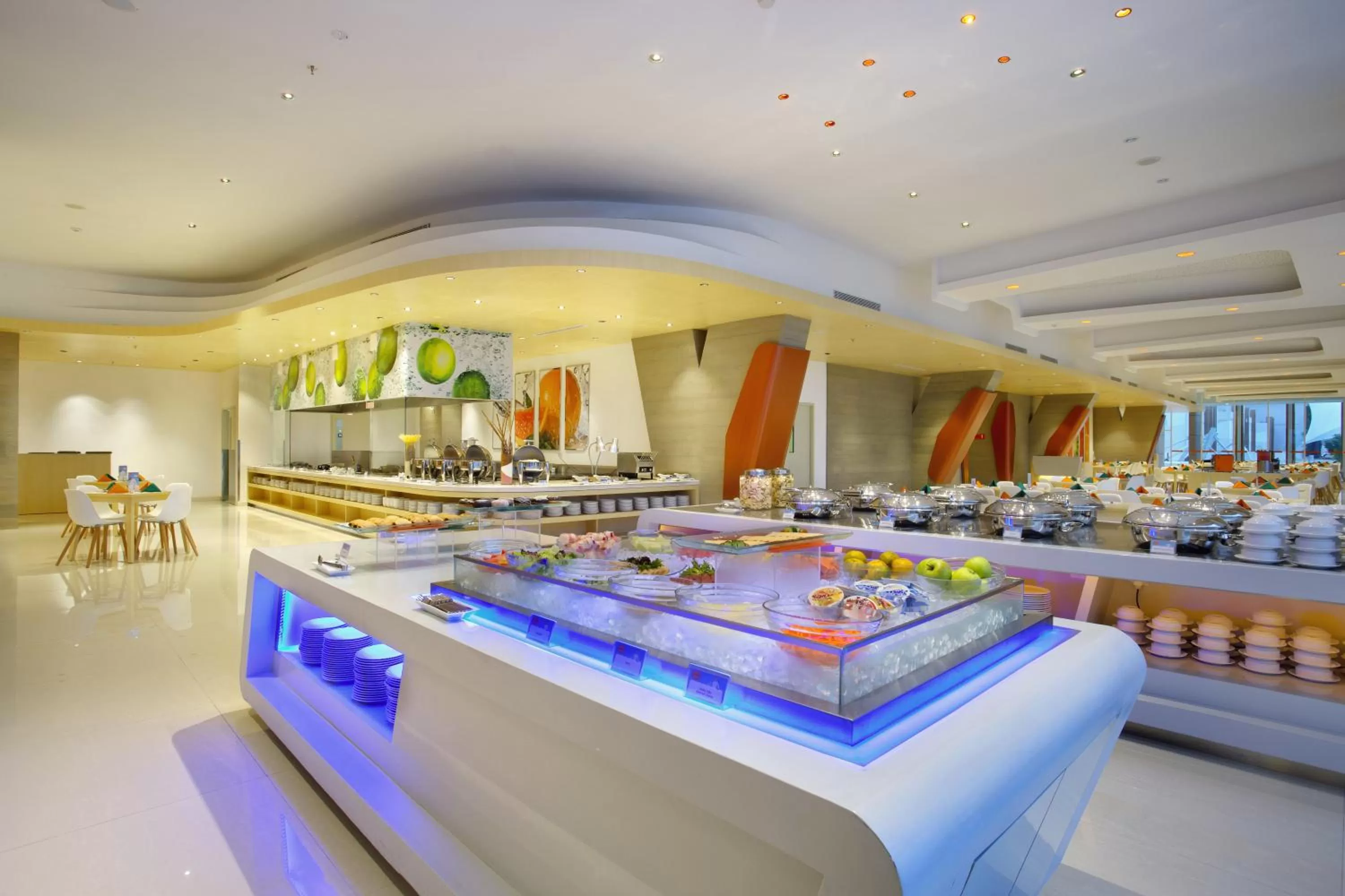 Restaurant/places to eat in HARRIS Hotel & Conventions Bekasi