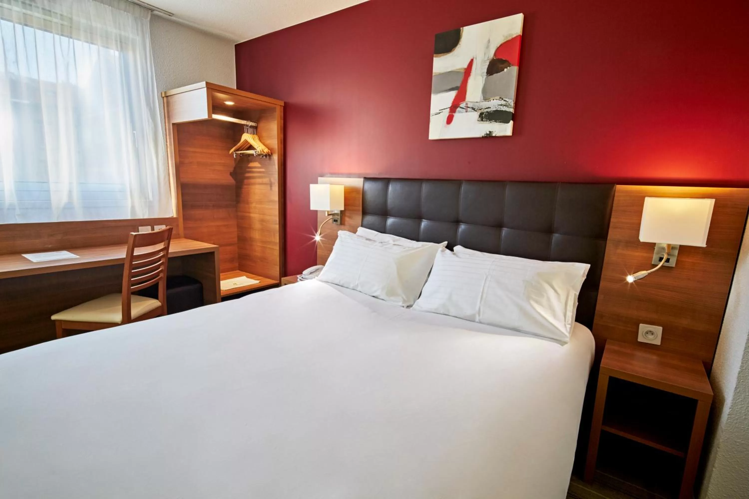 Standard Double Room in Holiday Inn Clermont Ferrand Centre, an IHG Hotel
