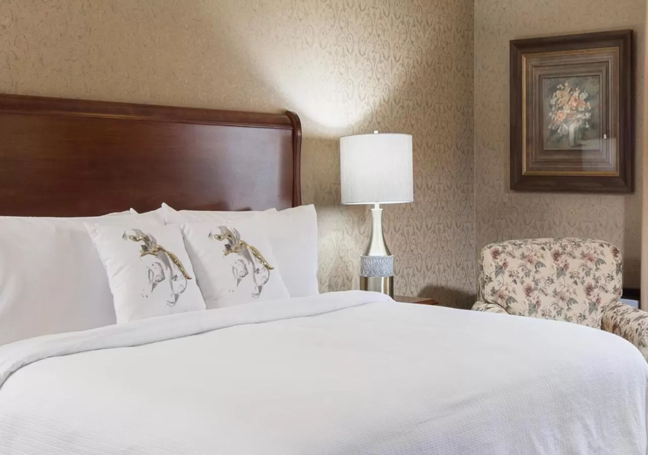 Bed in Grand Gateway Hotel