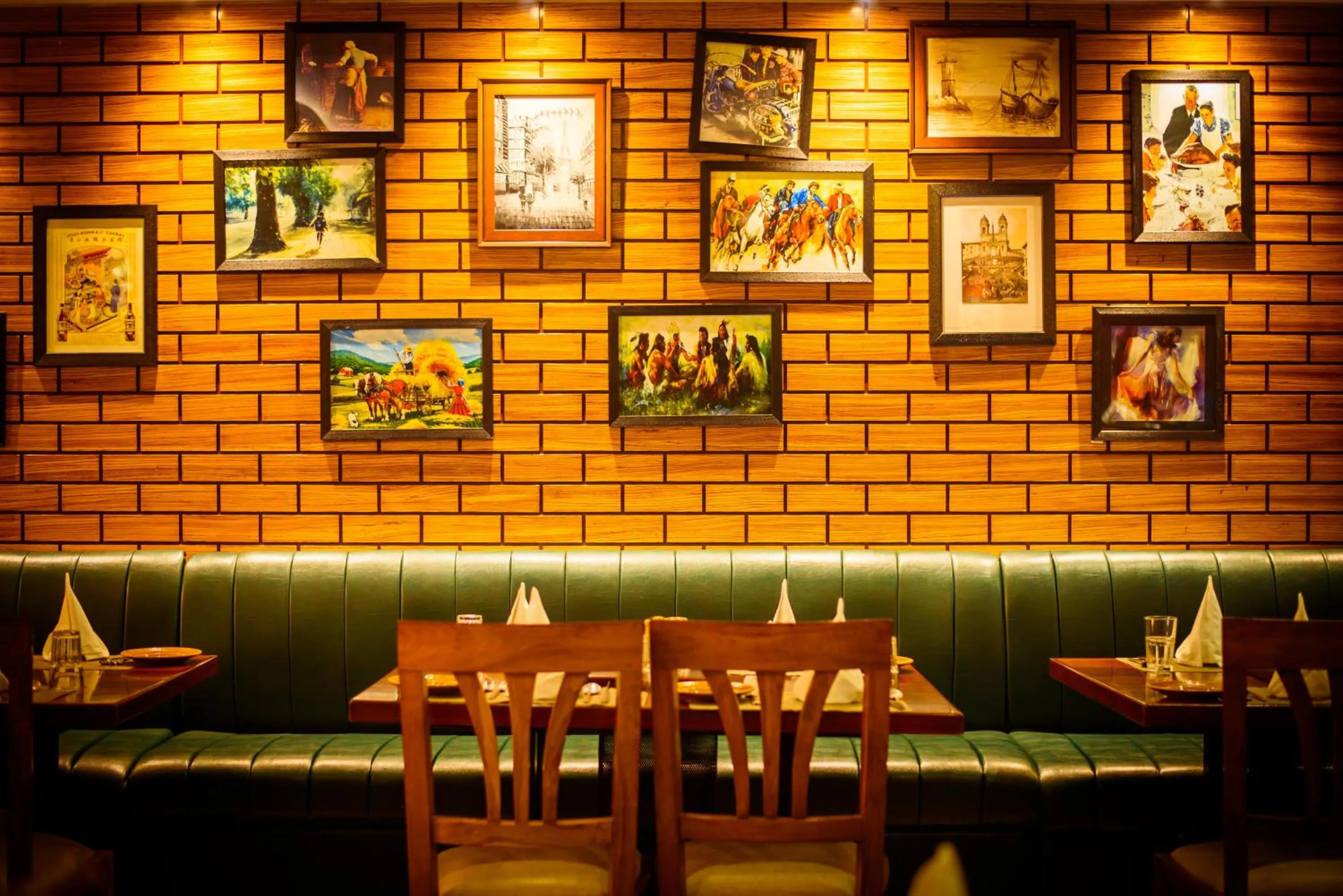 Dining area in Hotel Ascent Biz