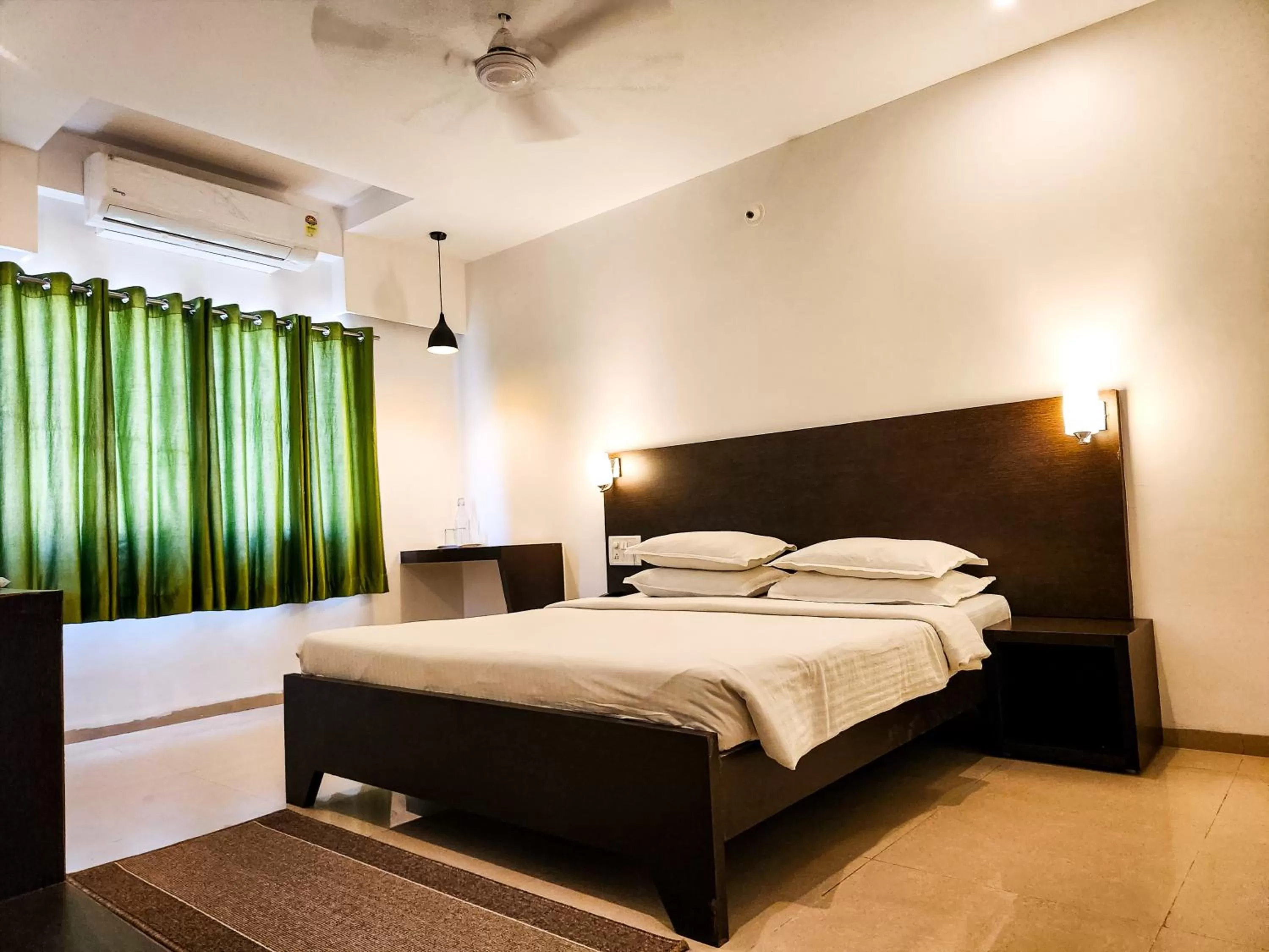 Bed in Hotel Rajwada Aurangabad