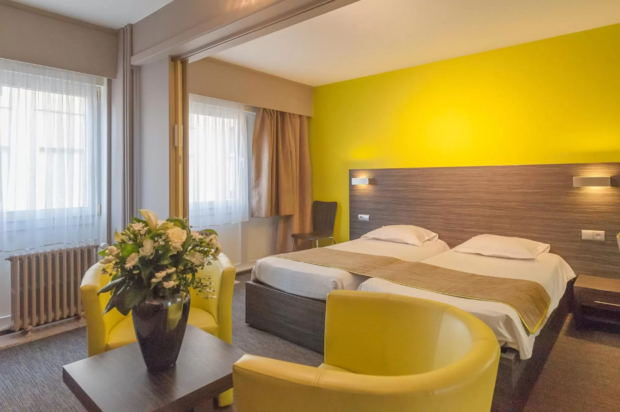 Bedroom, Bed in Ostend Hotel