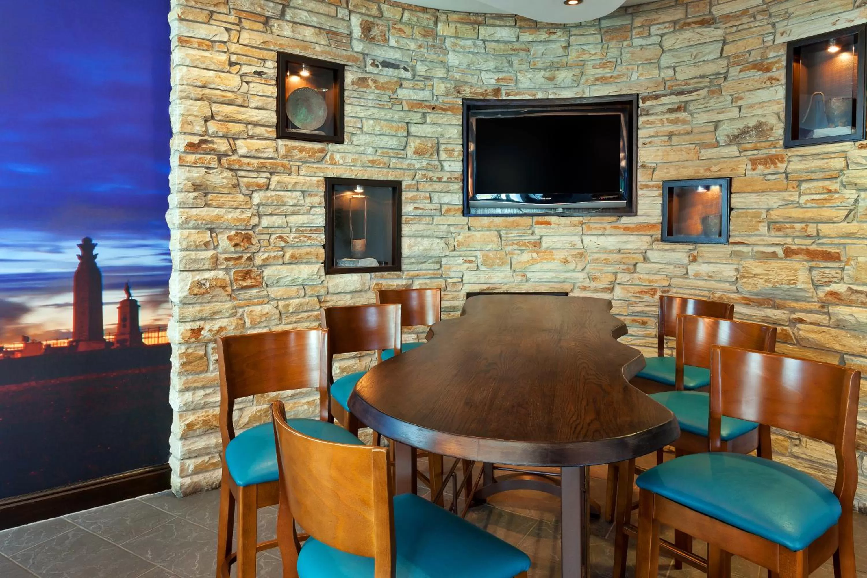 Lounge or bar in Leonardo Hotel Plymouth