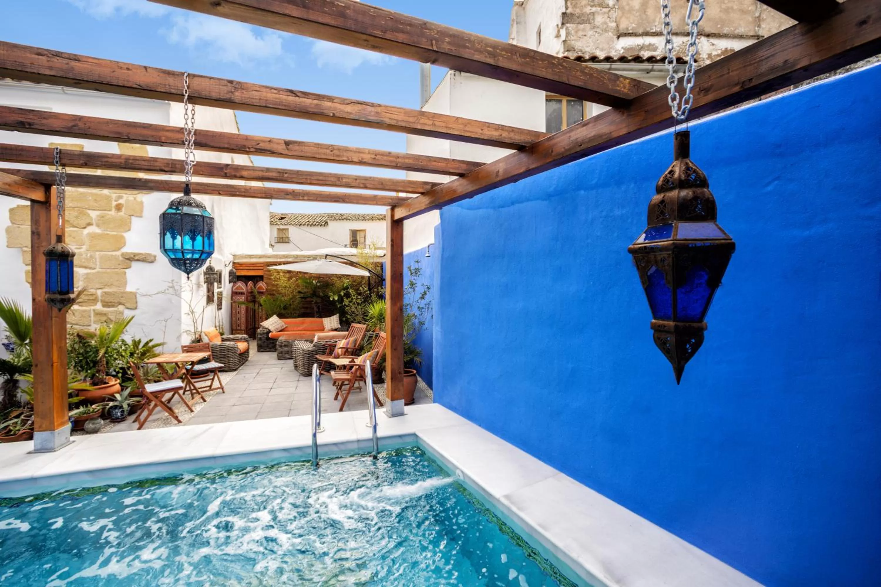 Balcony/Terrace, Swimming Pool in Atelier 88