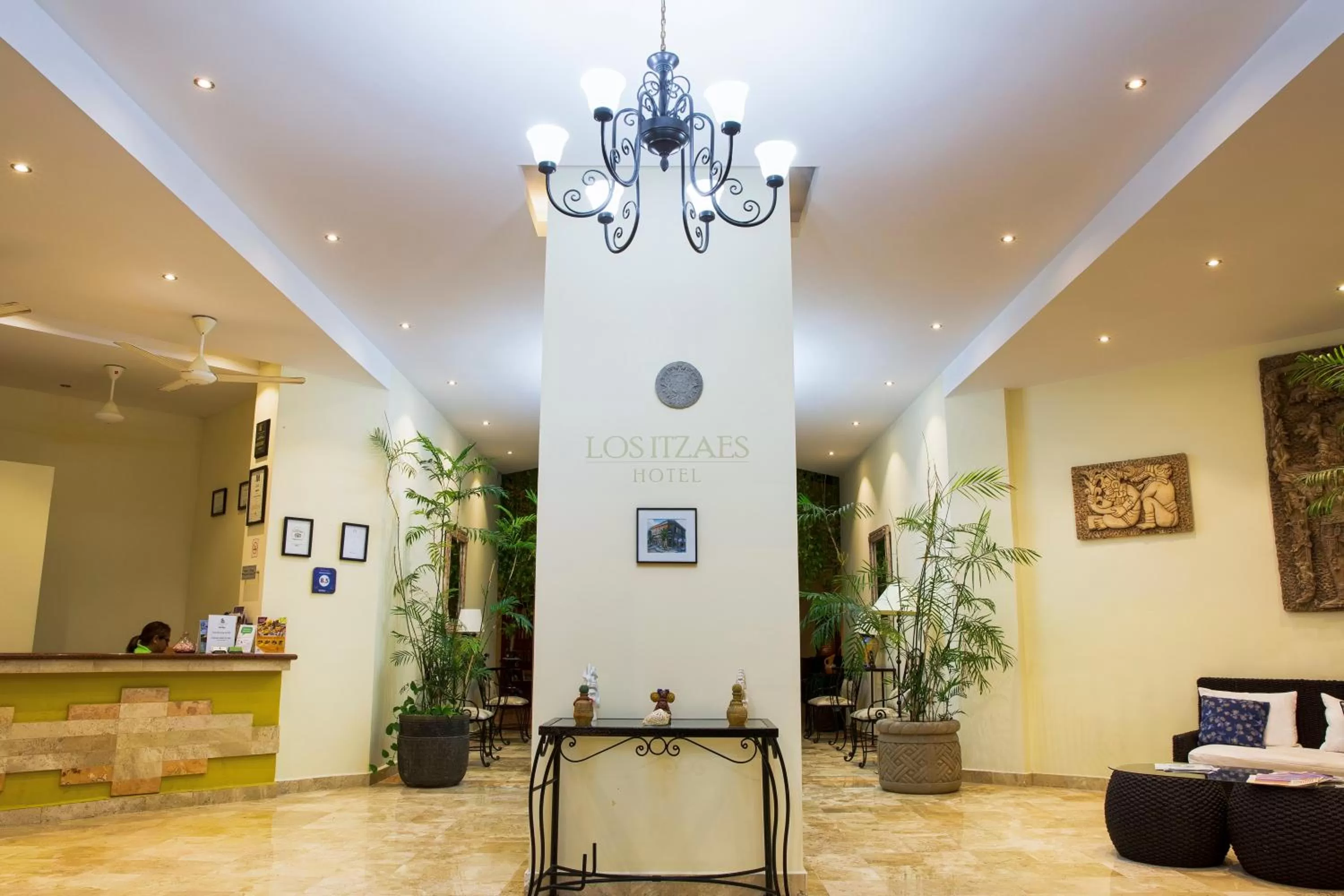 Lobby or reception in Hotel Los Itzaes by 5th av
