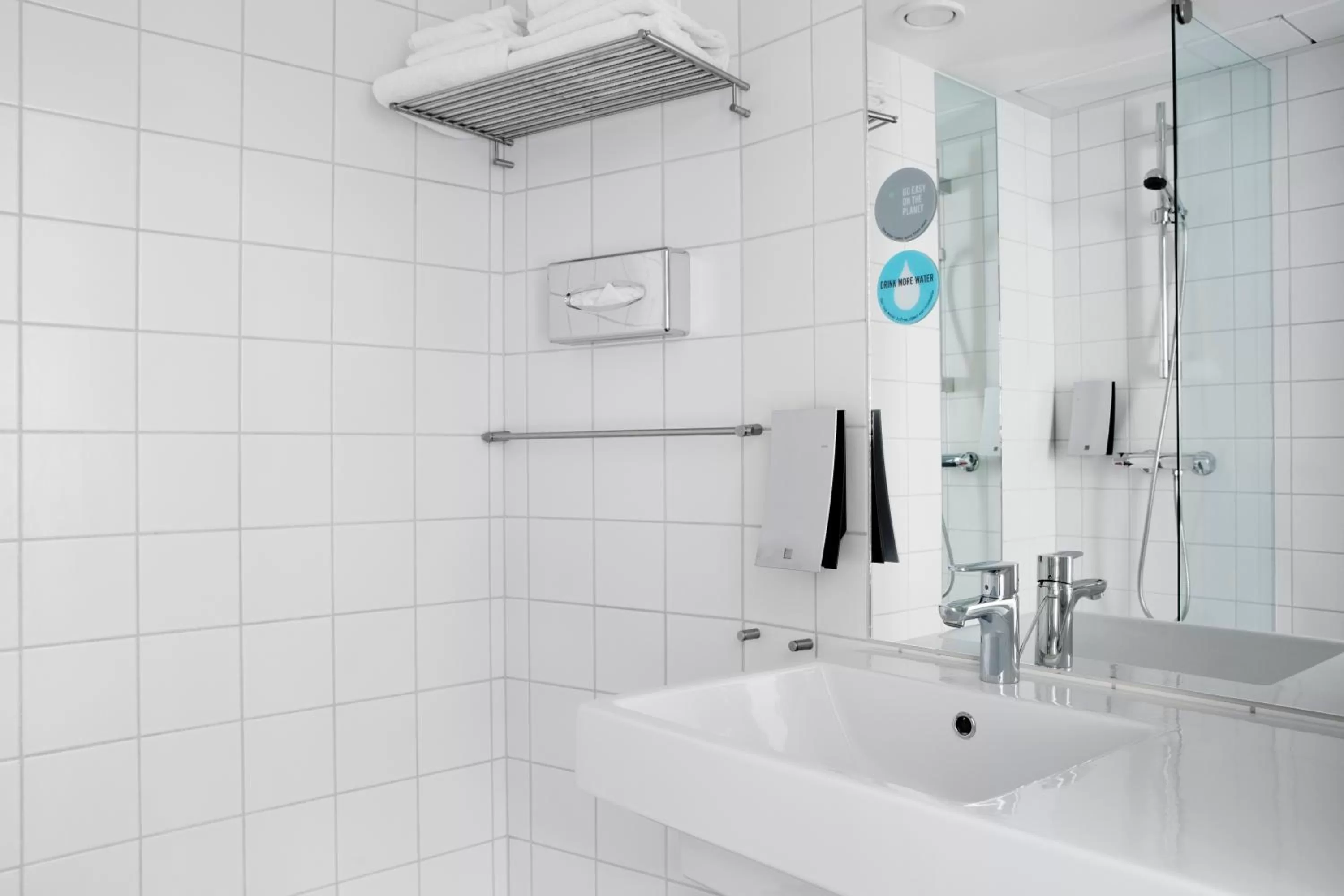 Shower in Comfort Hotel Trondheim