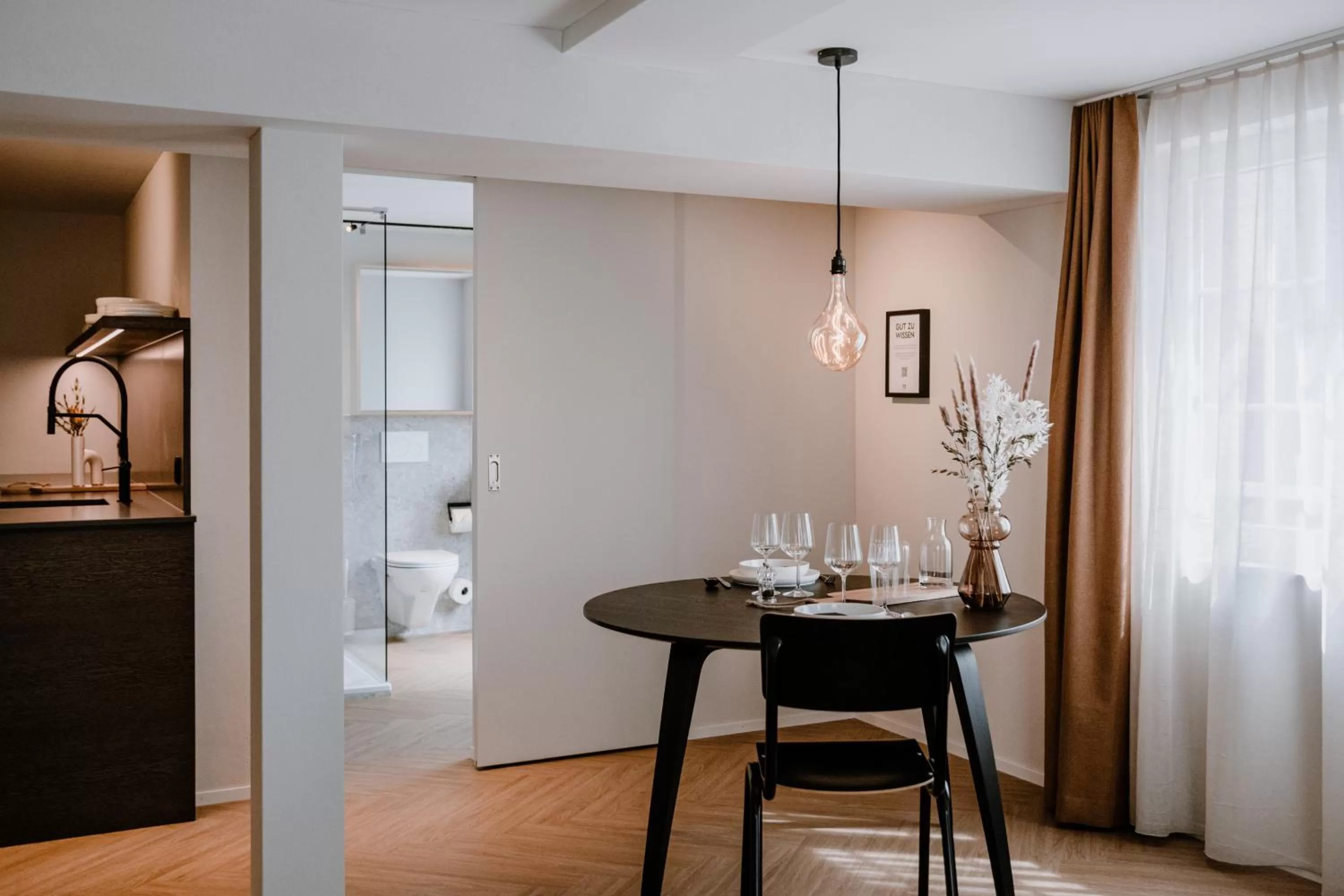 Bathroom, Dining Area in Hotel Müllers Self-Check-In