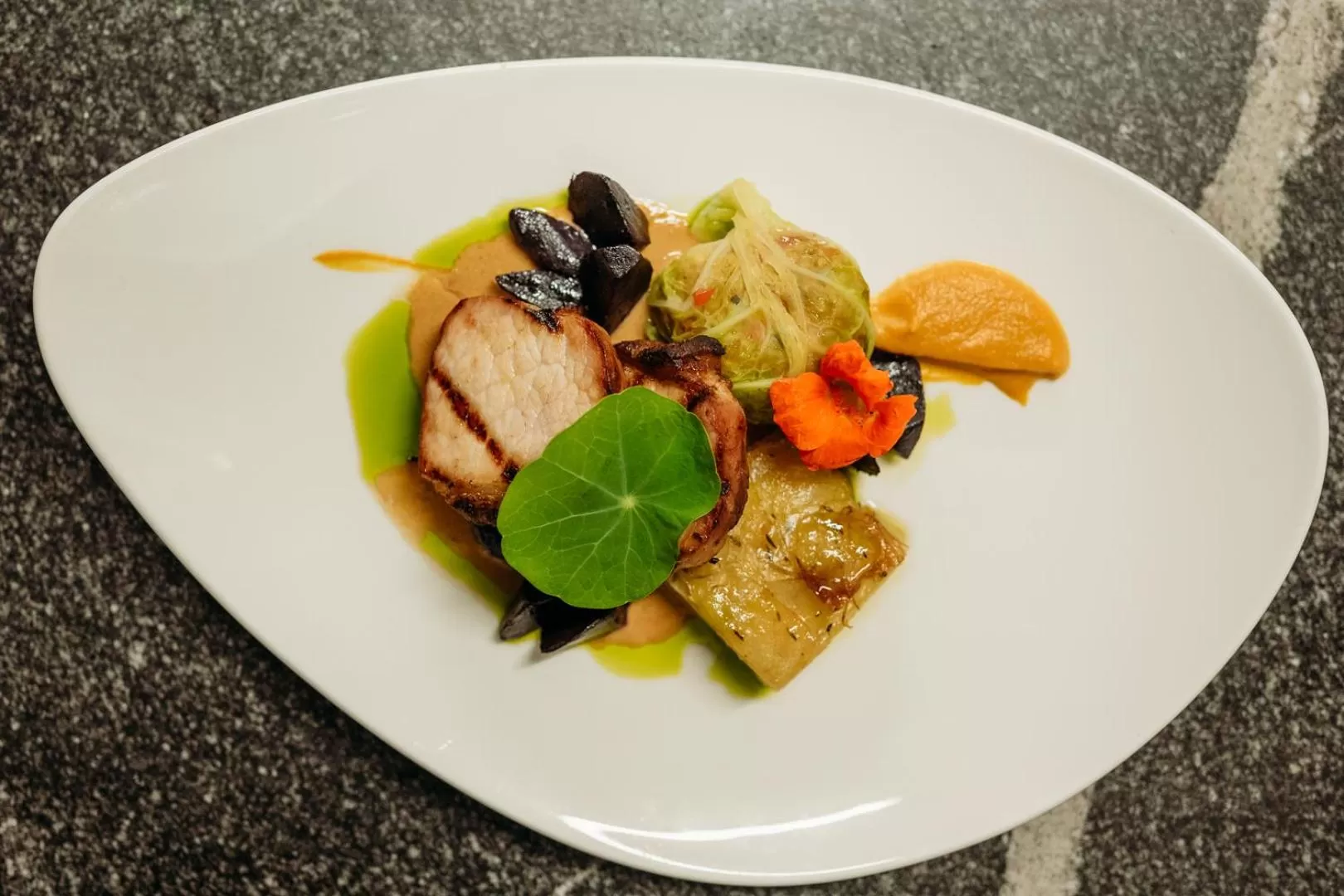 Restaurant/places to eat in Hotel Kunst