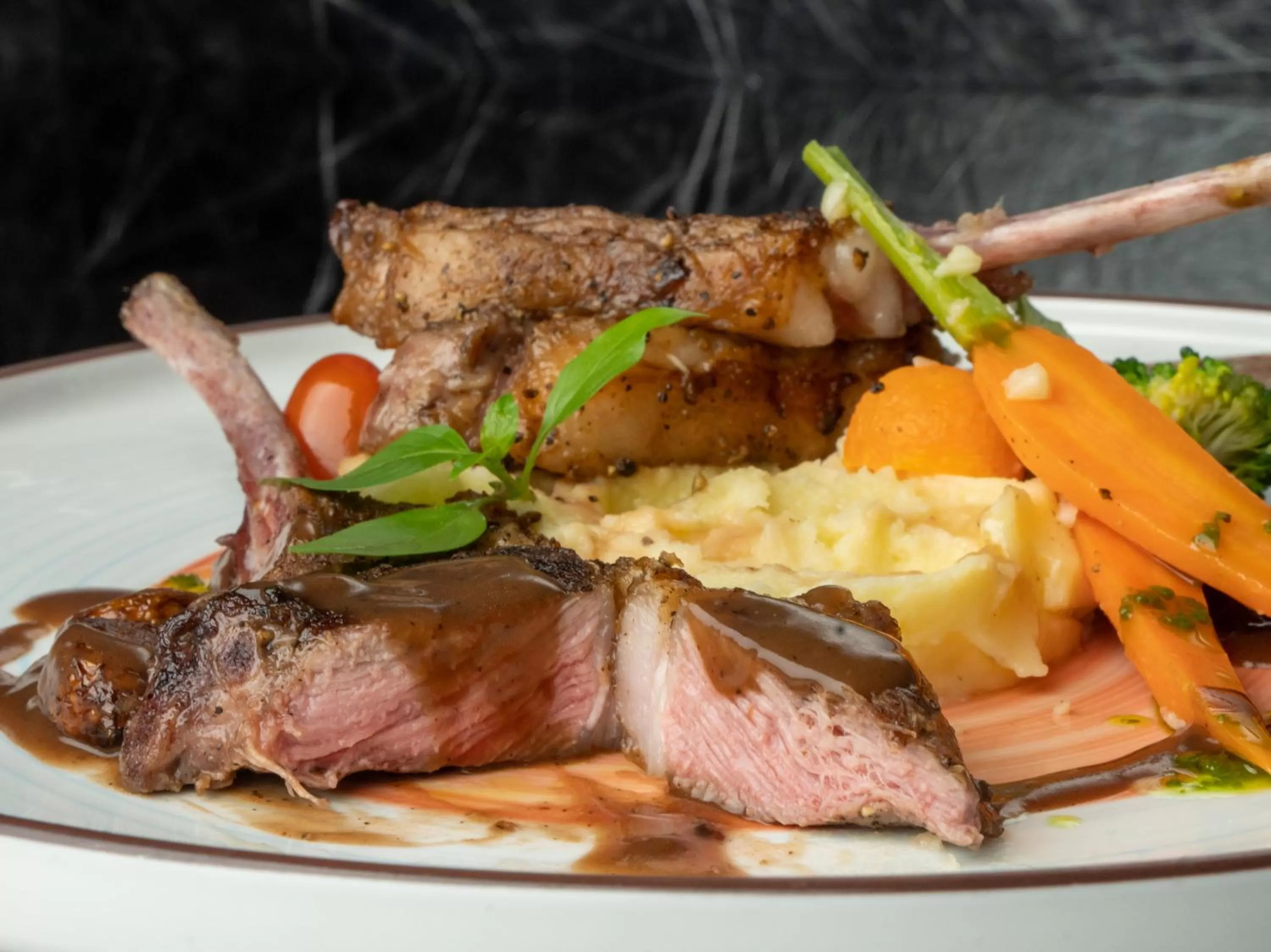 Restaurant/places to eat in Howard Johnson Plaza by Wyndham Blue Bay Sihanoukville