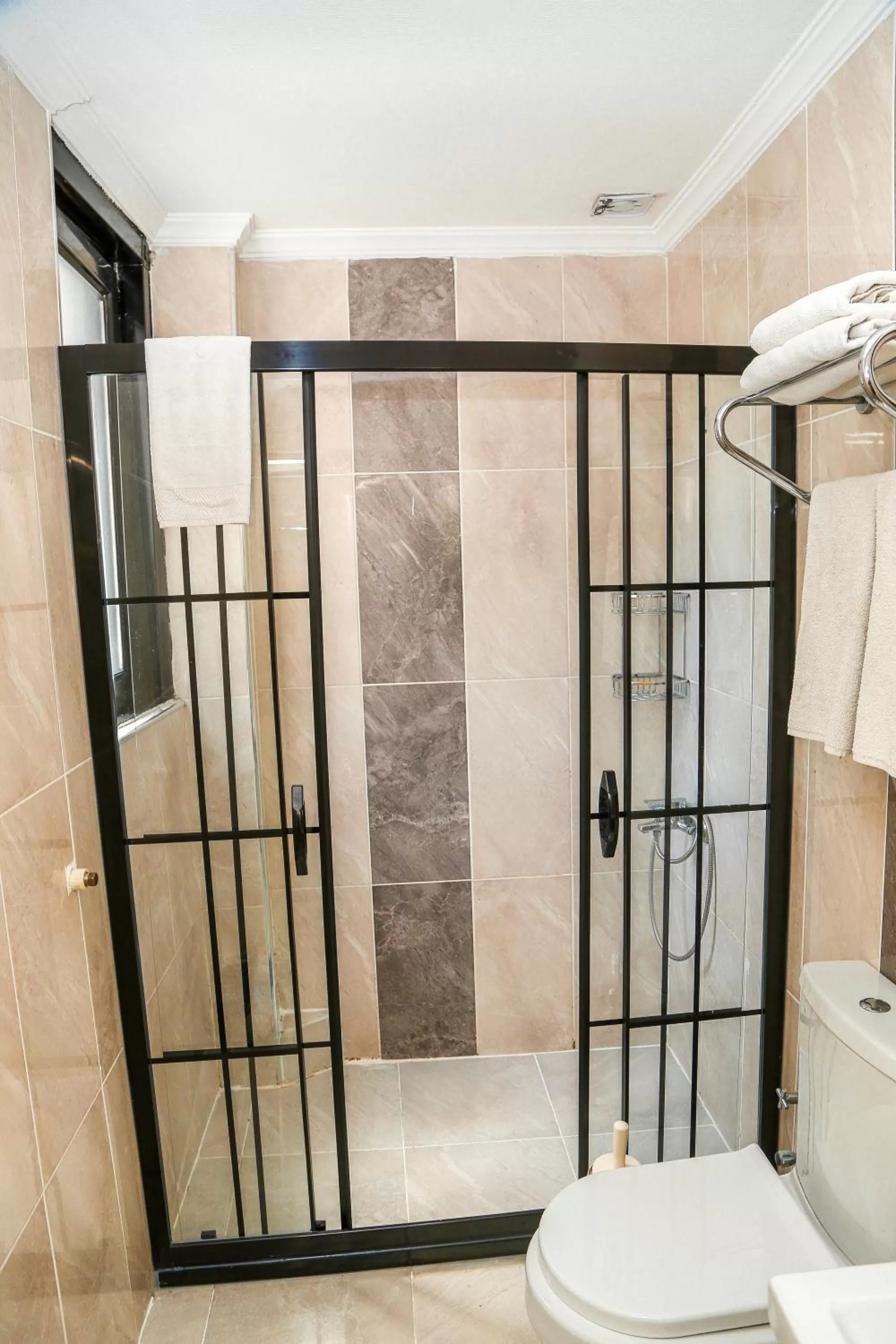 Shower in Asitane Life Hotel