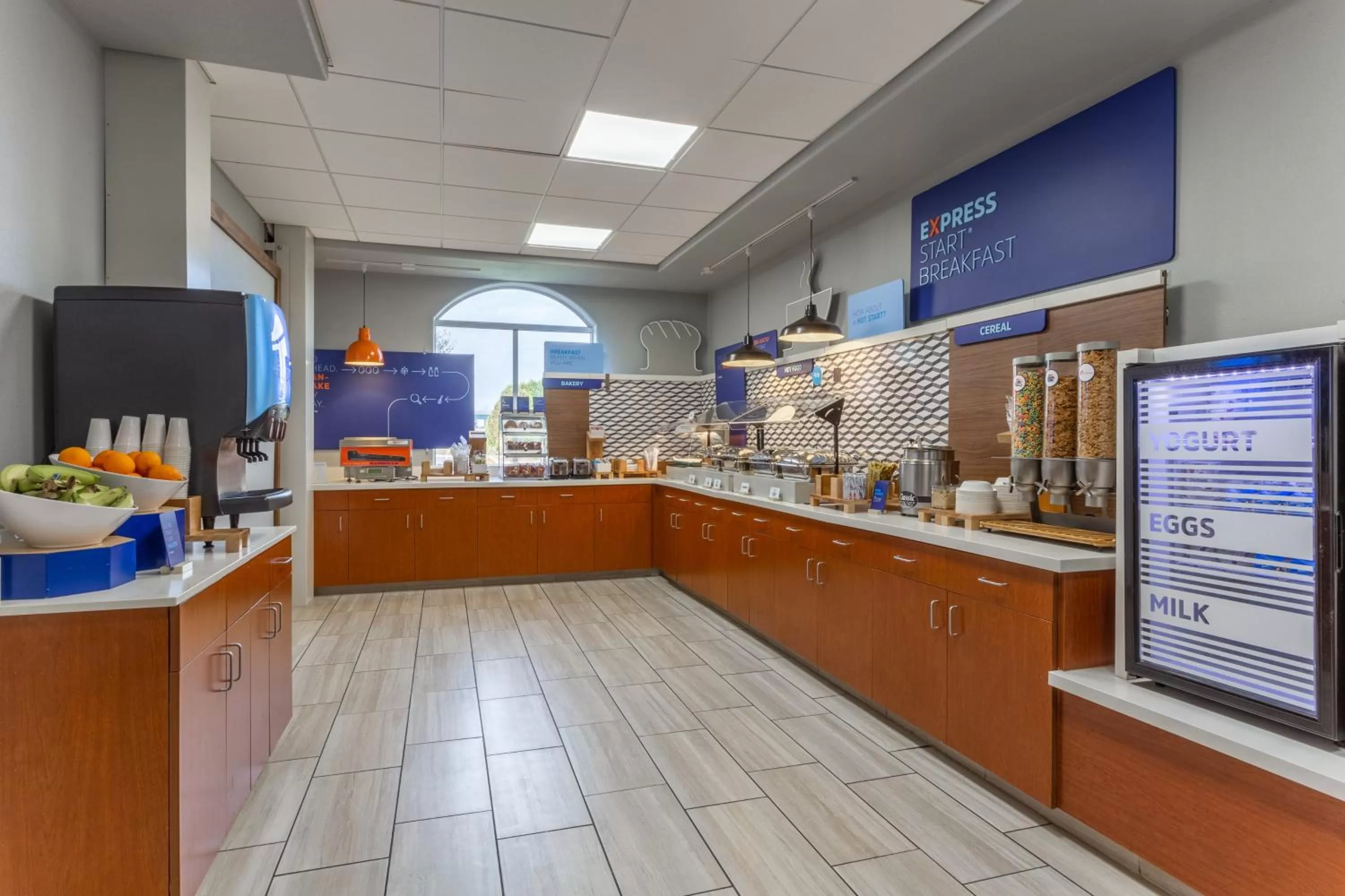 Breakfast in Holiday Inn Express Rockford-Loves Park by IHG