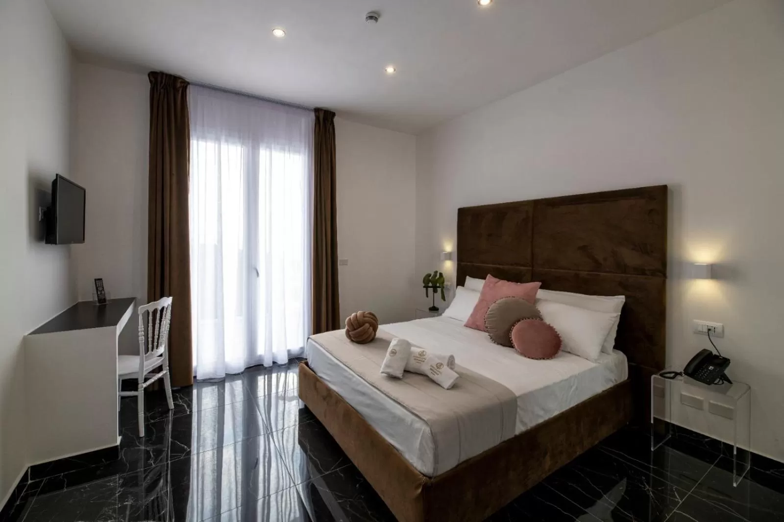 Bed in GRAND HOTEL SERAPIDE