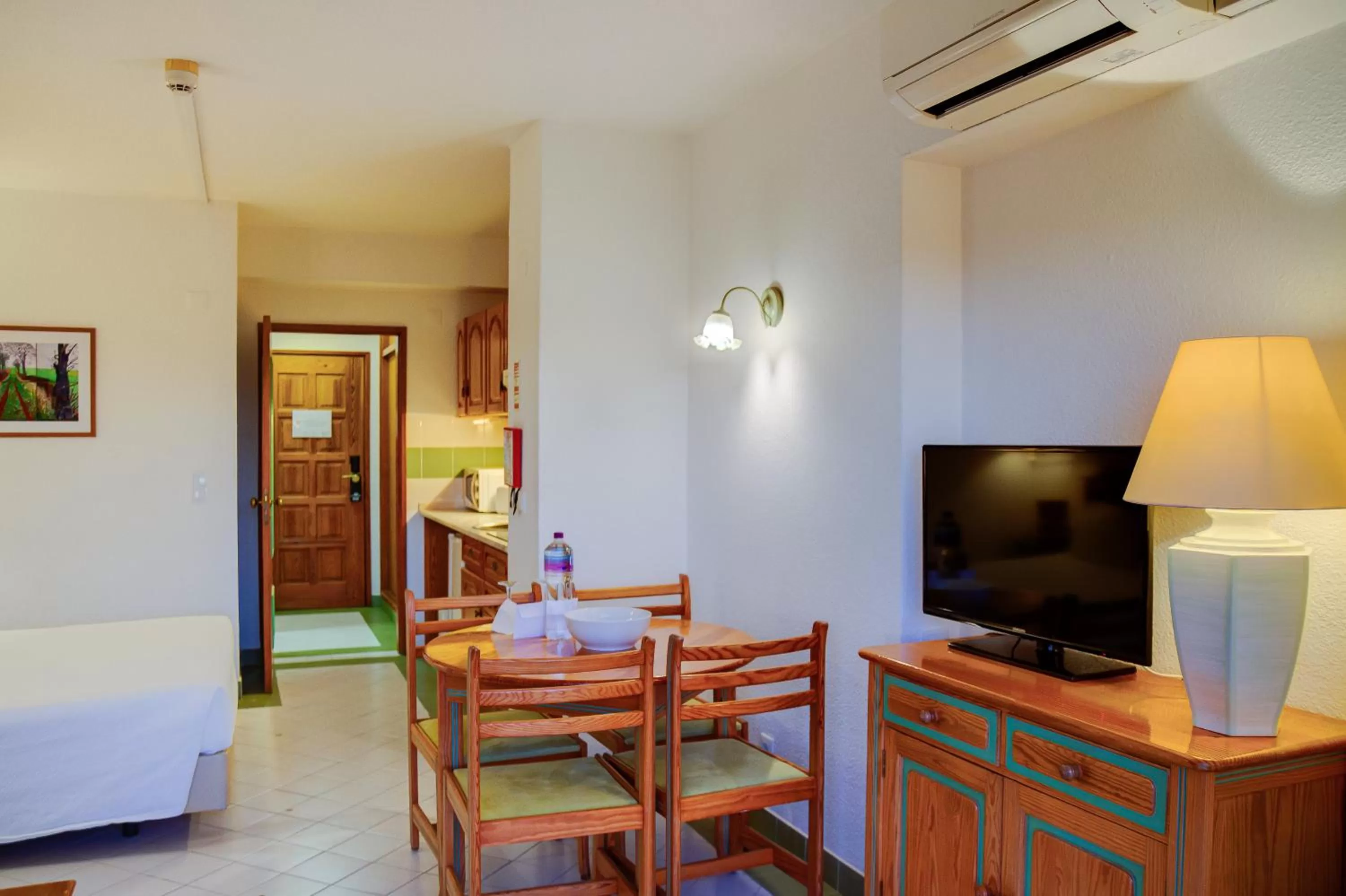 Bed in Ourabay Hotel Apartamento - Art & Holidays