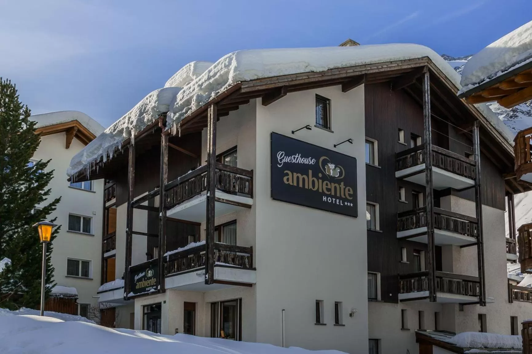 Facade/entrance in Ambiente Guesthouse