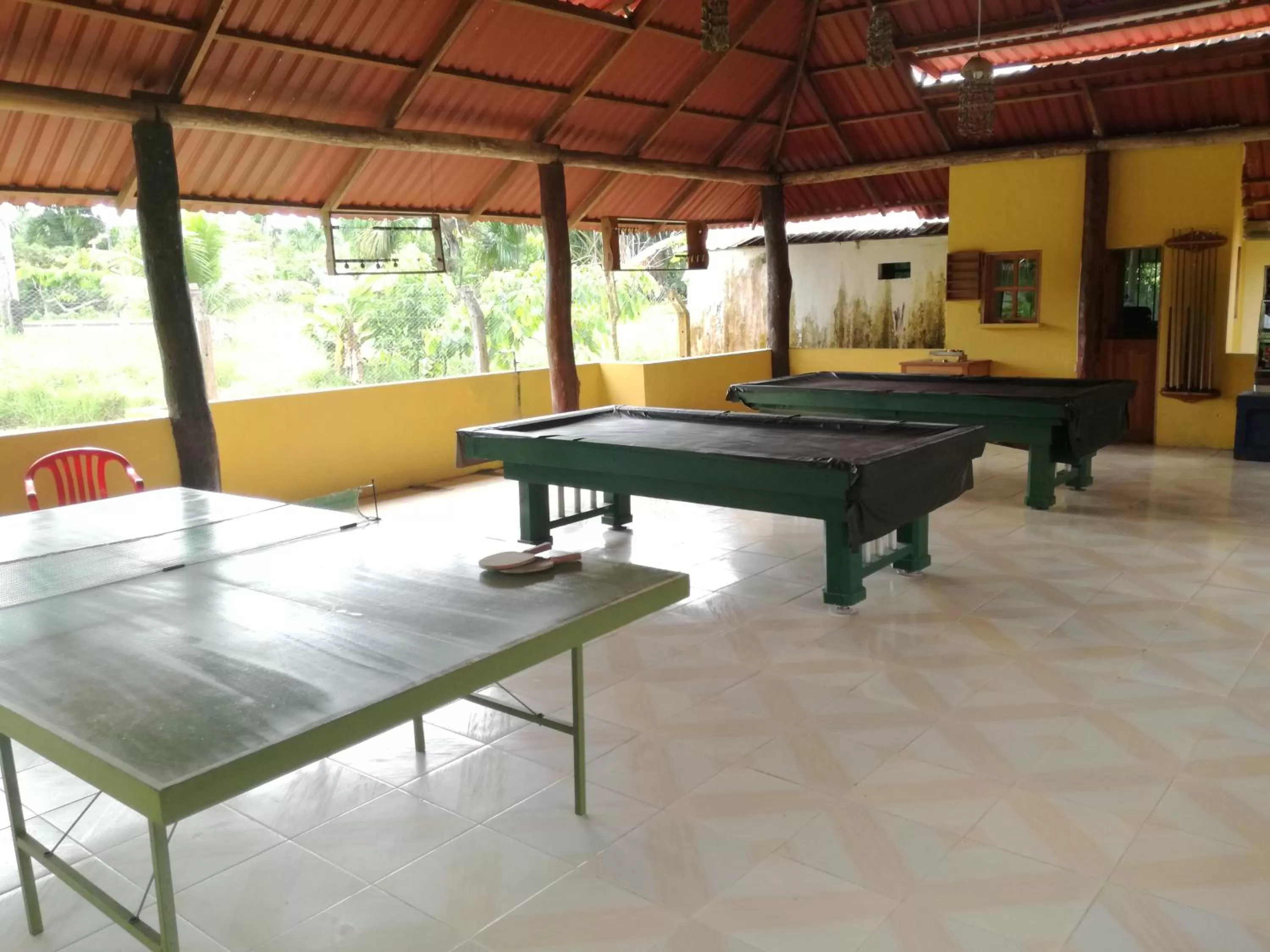 Communal lounge/ TV room in Cabañas Yakuruna