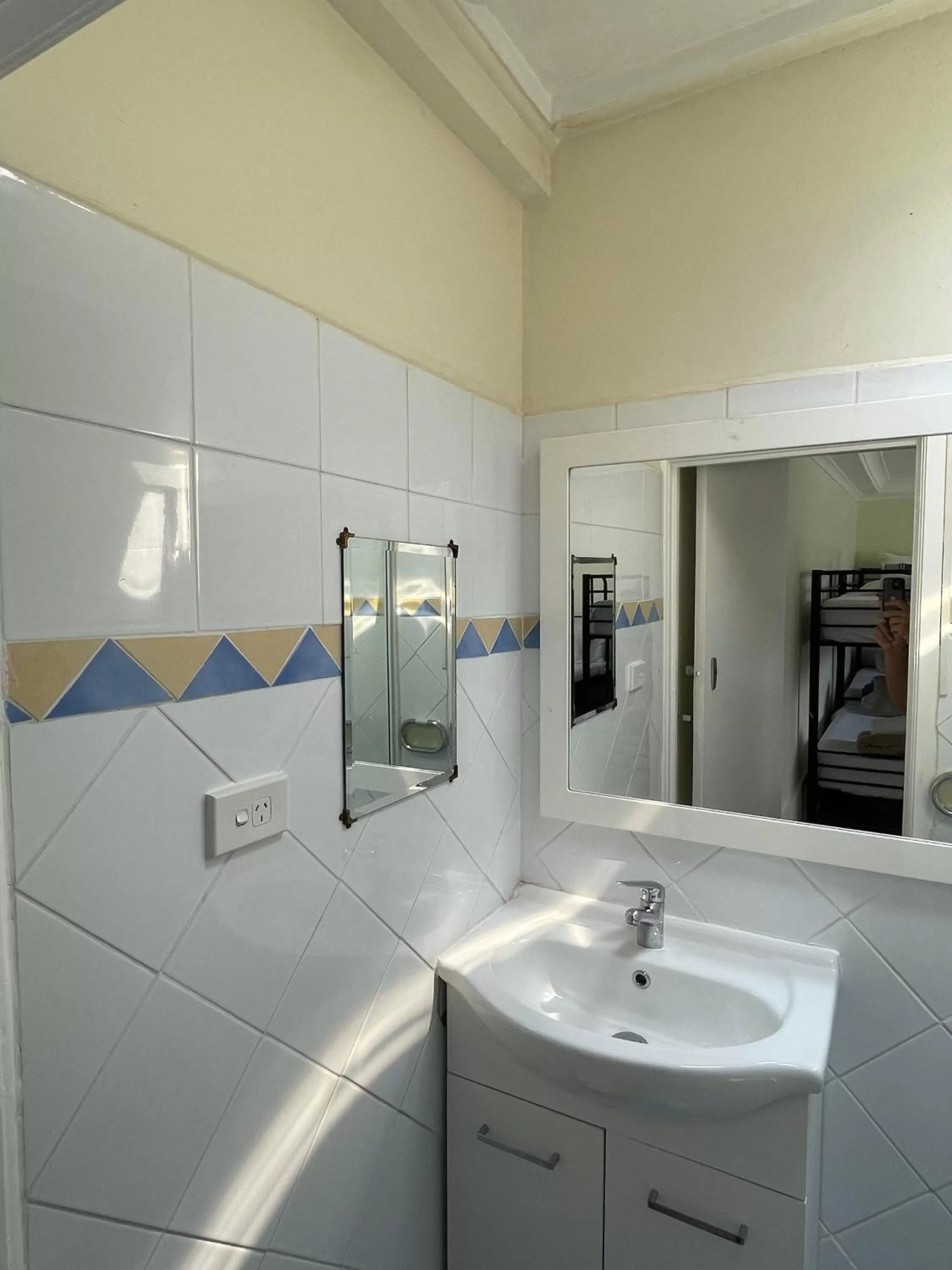 Manly Waves Studios & Apartments