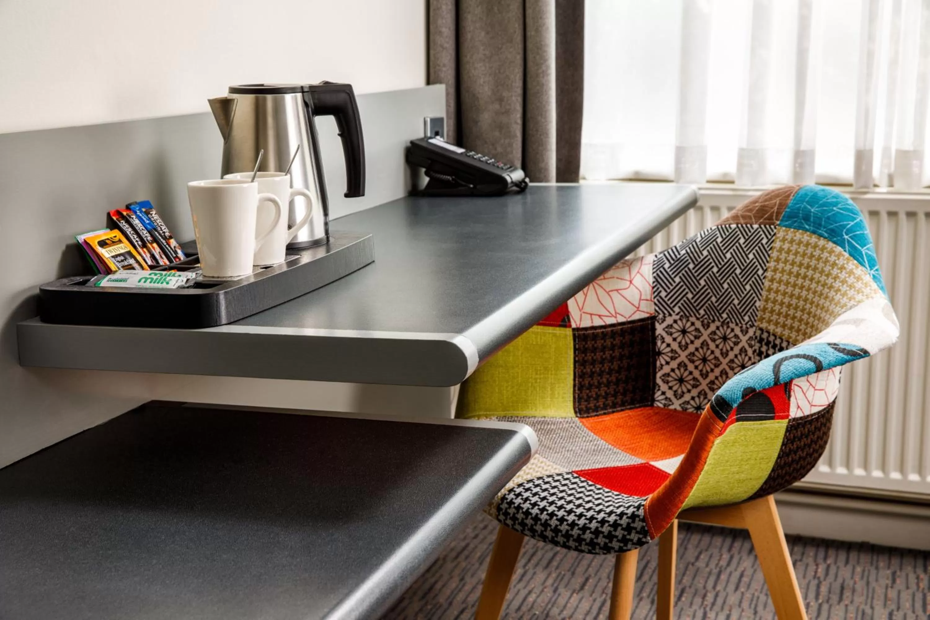 Coffee/tea facilities in Mercure Chester Abbots Well Hotel